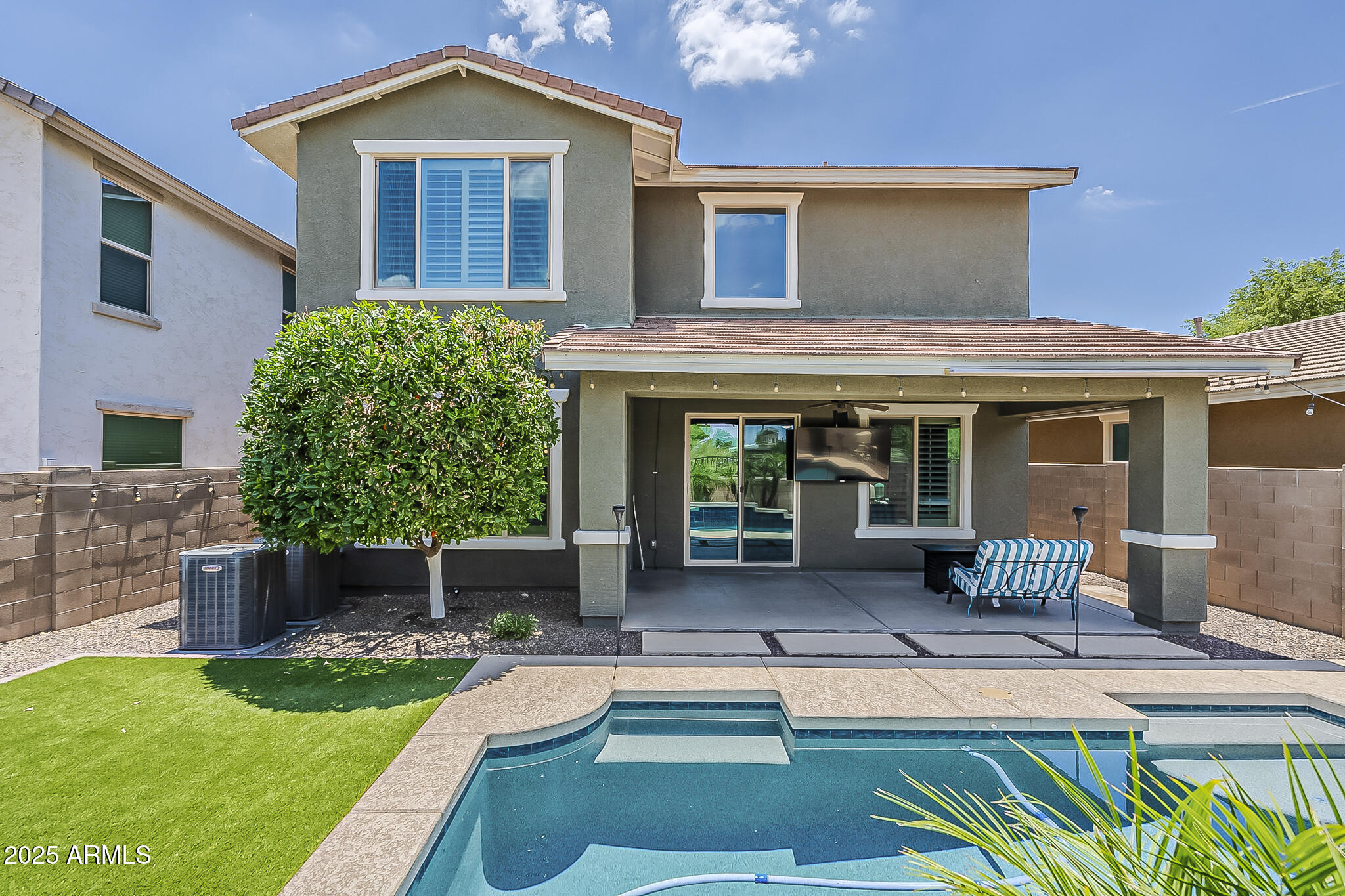 3422 E STRAWBERRY Drive