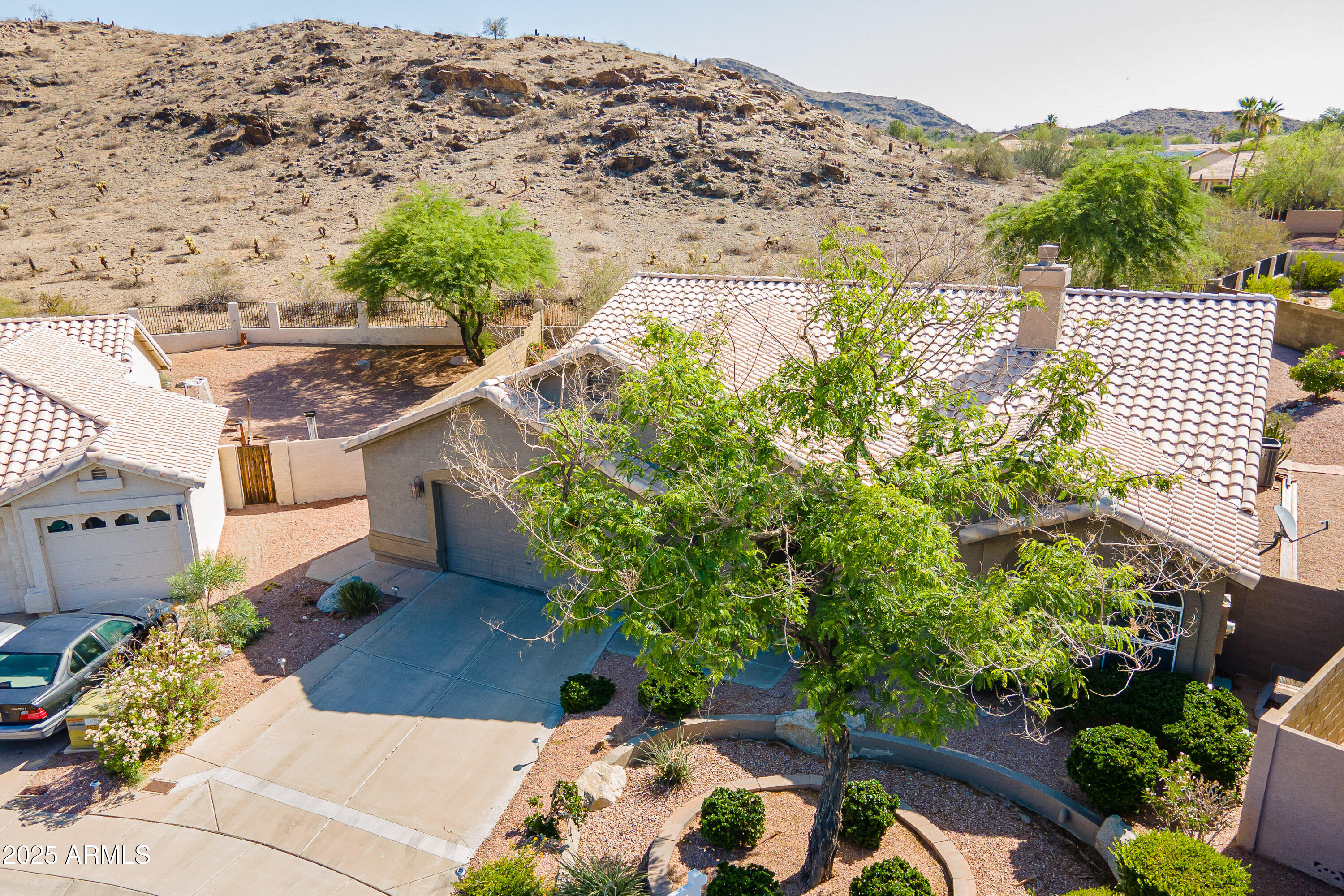 2422 E ROCKLEDGE Road