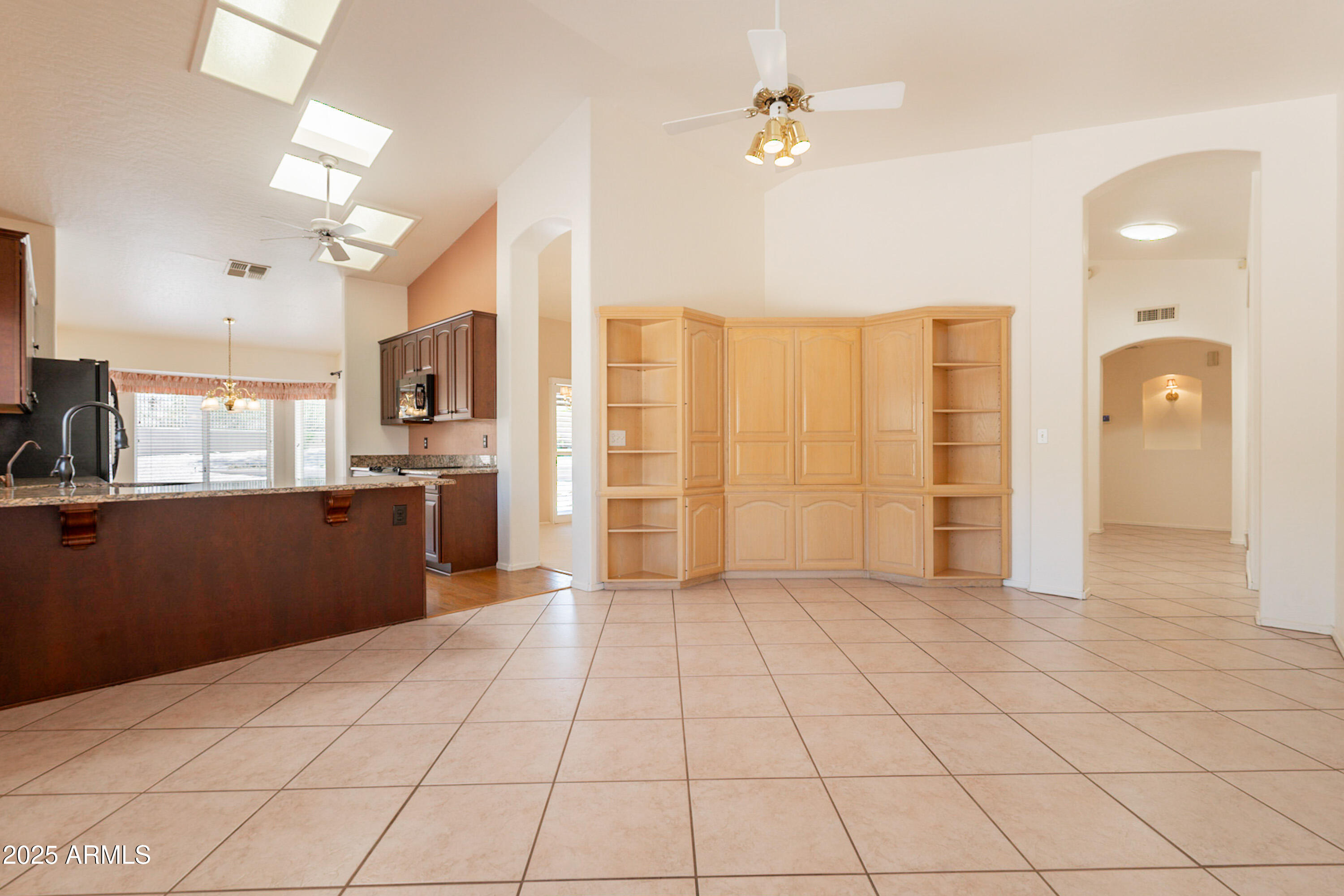 2422 E ROCKLEDGE Road