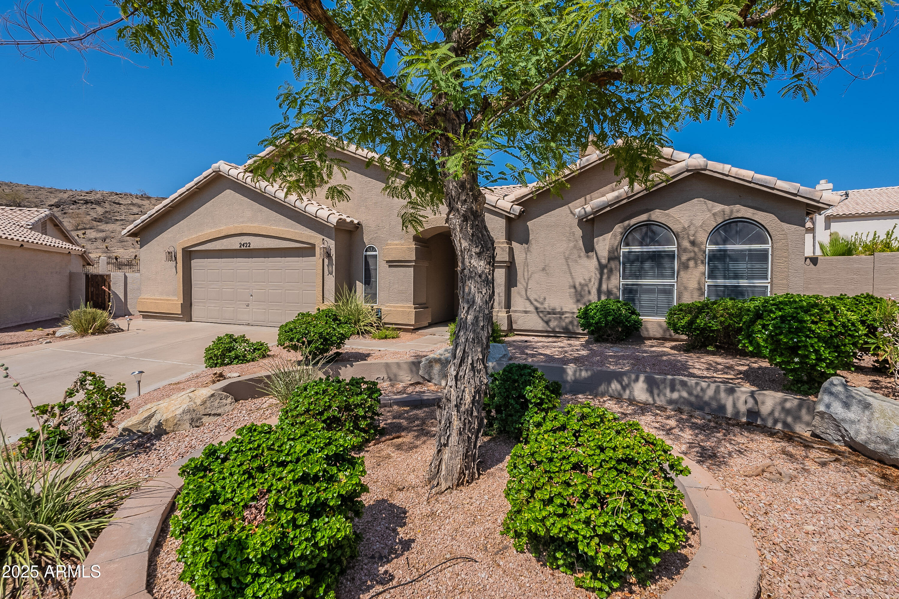 2422 E ROCKLEDGE Road