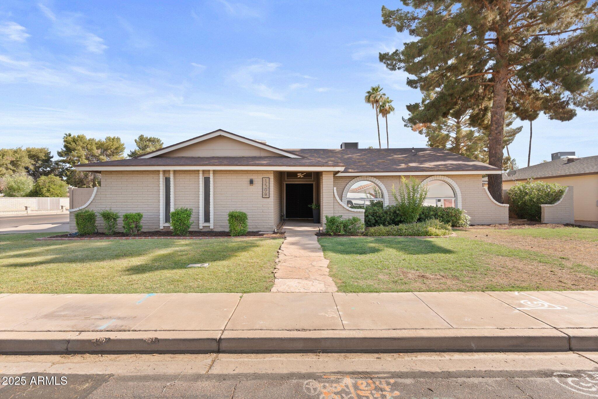1509 W Kiowa Avenue