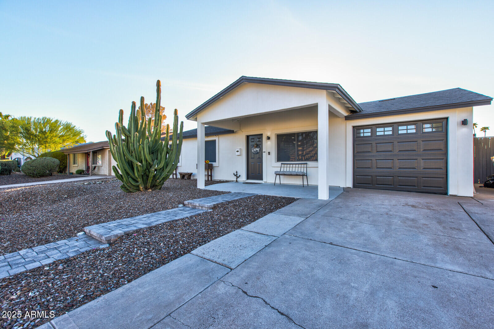13614 N 38th Place