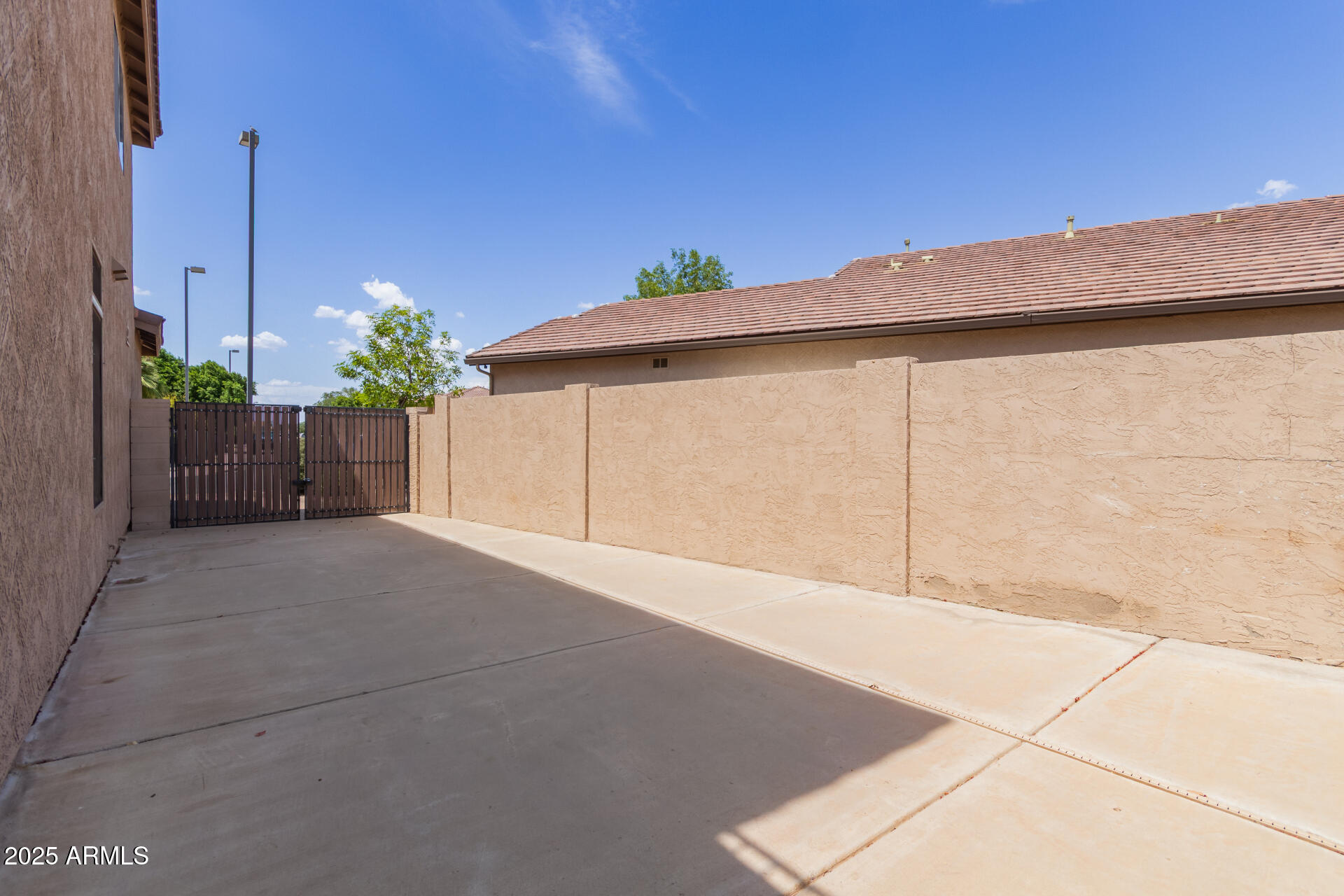 3469 E WILDHORSE Drive