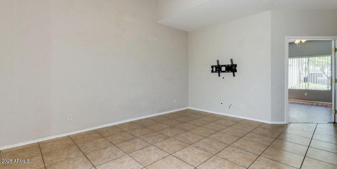 2027 E UNIVERSITY Drive 120