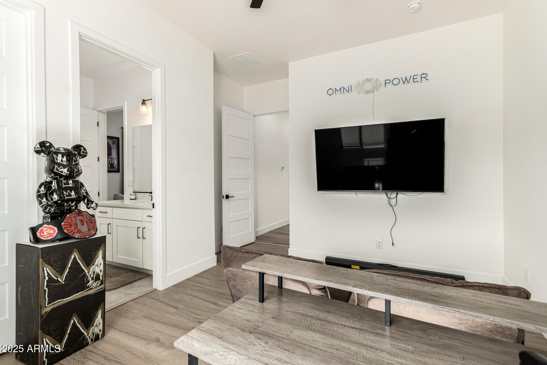 3317 W DESERT DAWN Drive