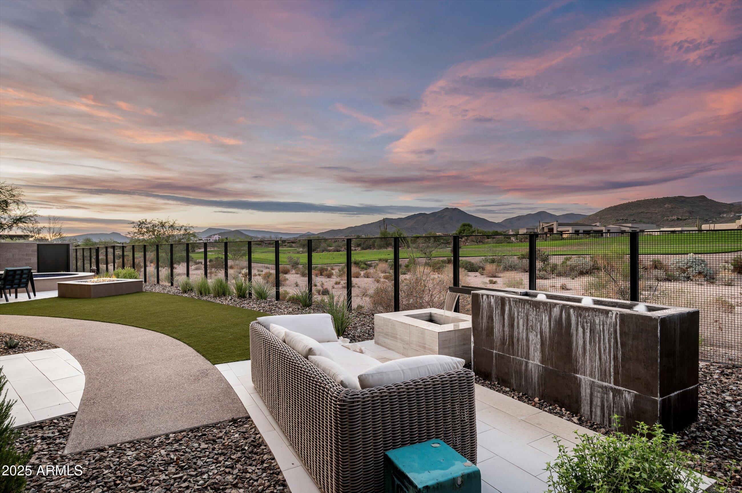 37200 N CAVE CREEK Road 1009