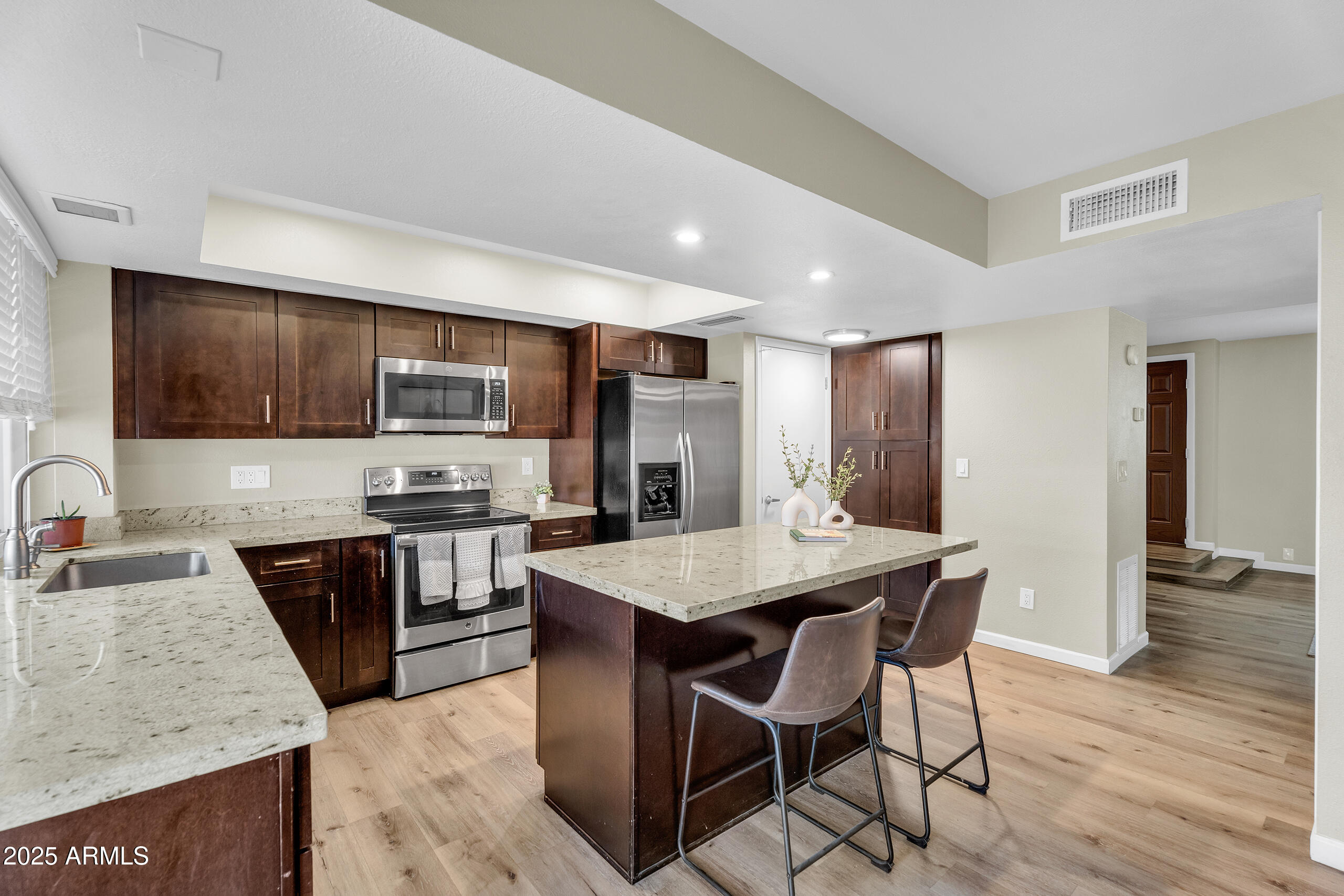 4245 N MILLER Road