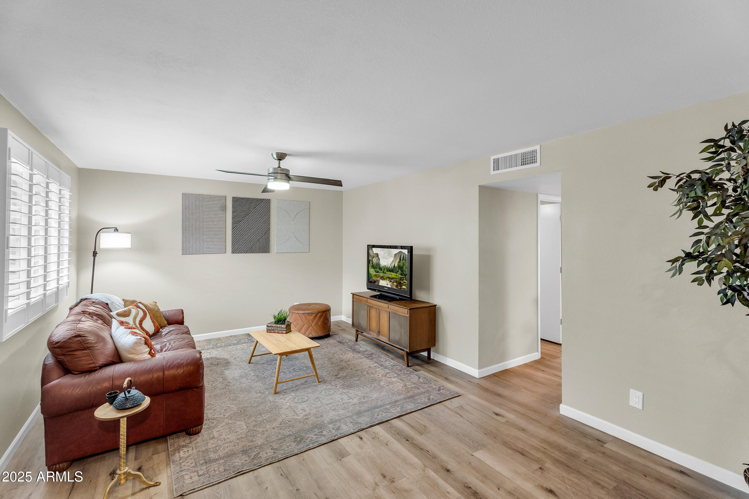 4245 N MILLER Road