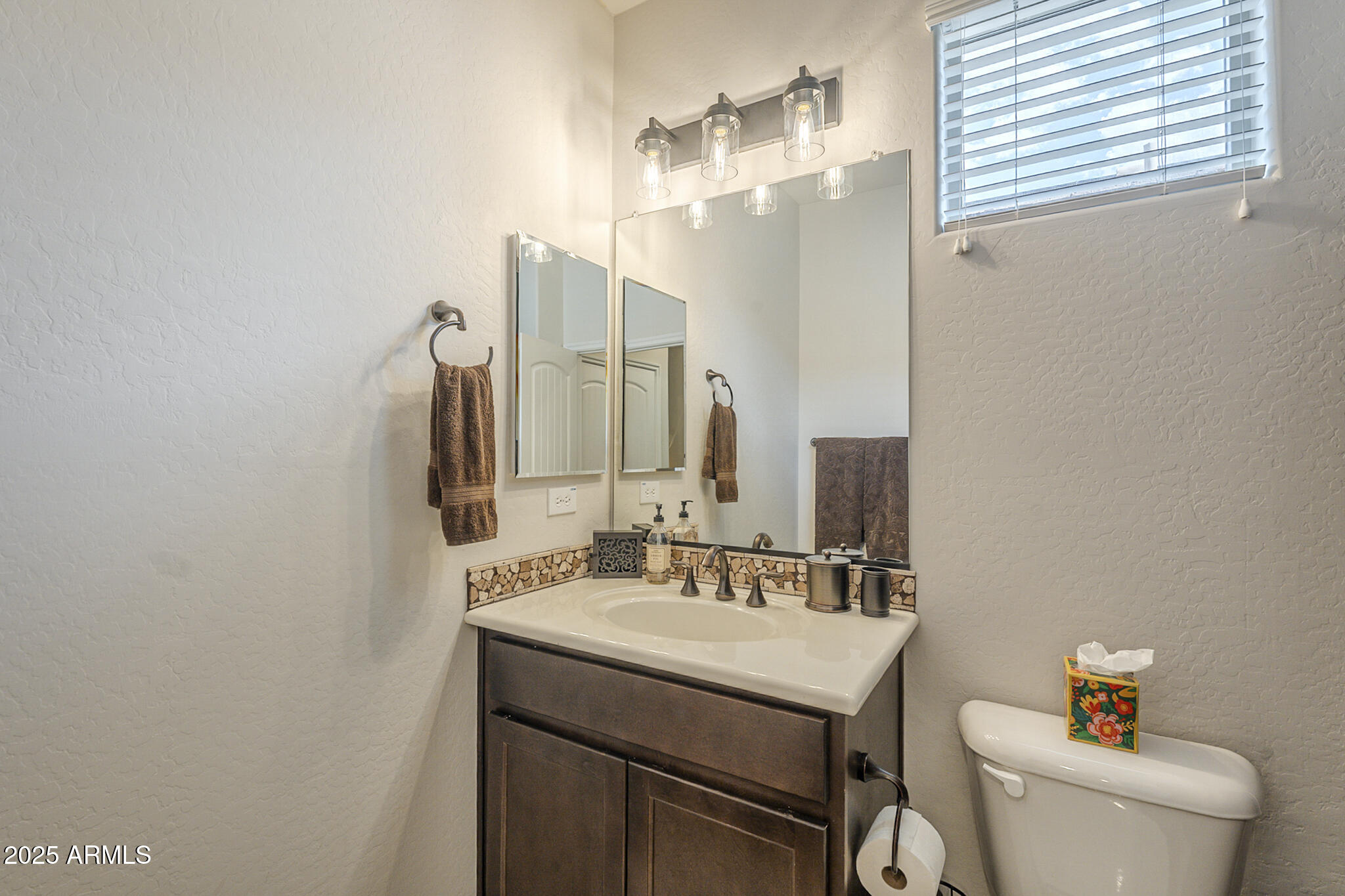 1563 E ARTEMIS Trail