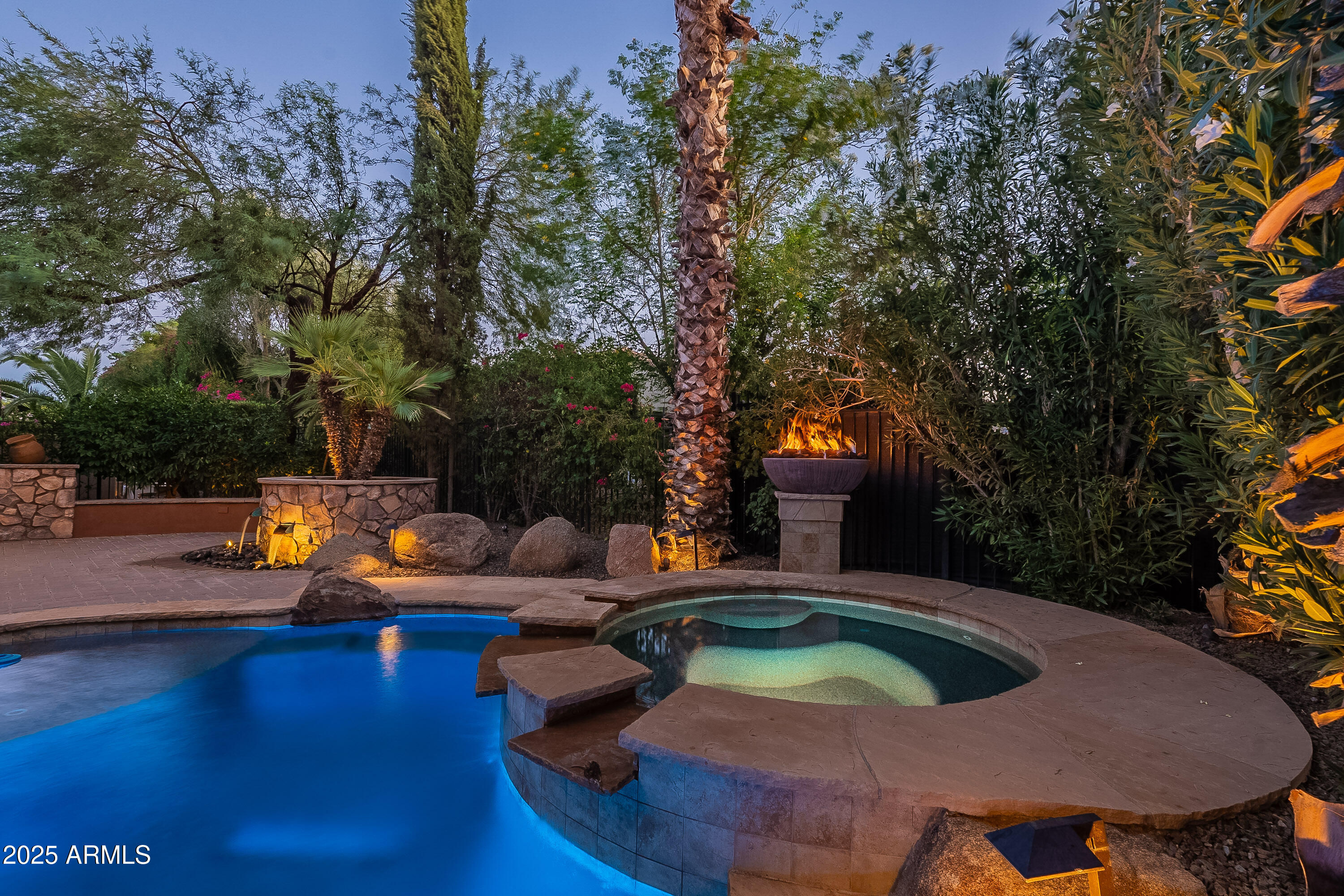 1563 E ARTEMIS Trail