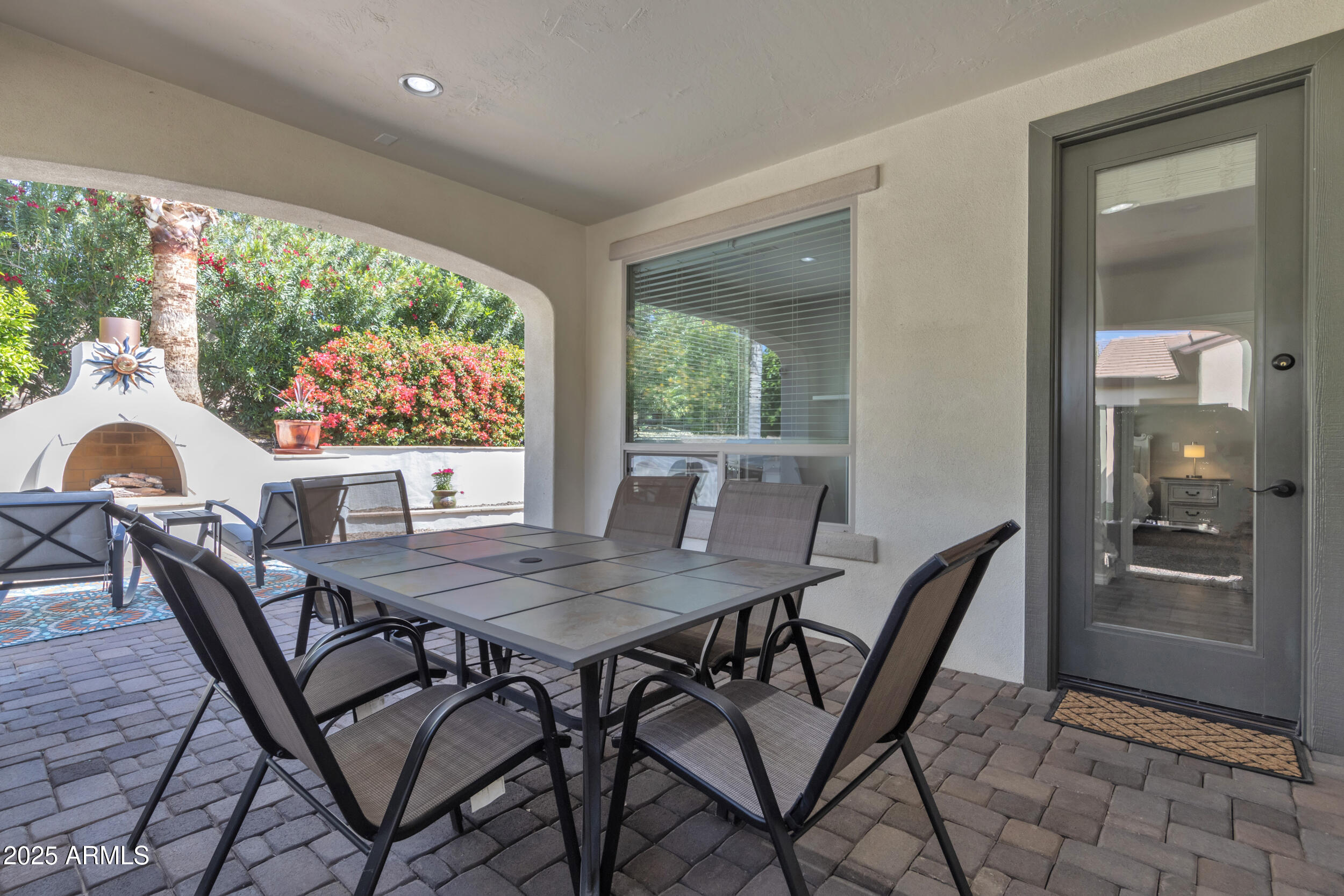 1556 E VESPER Trail