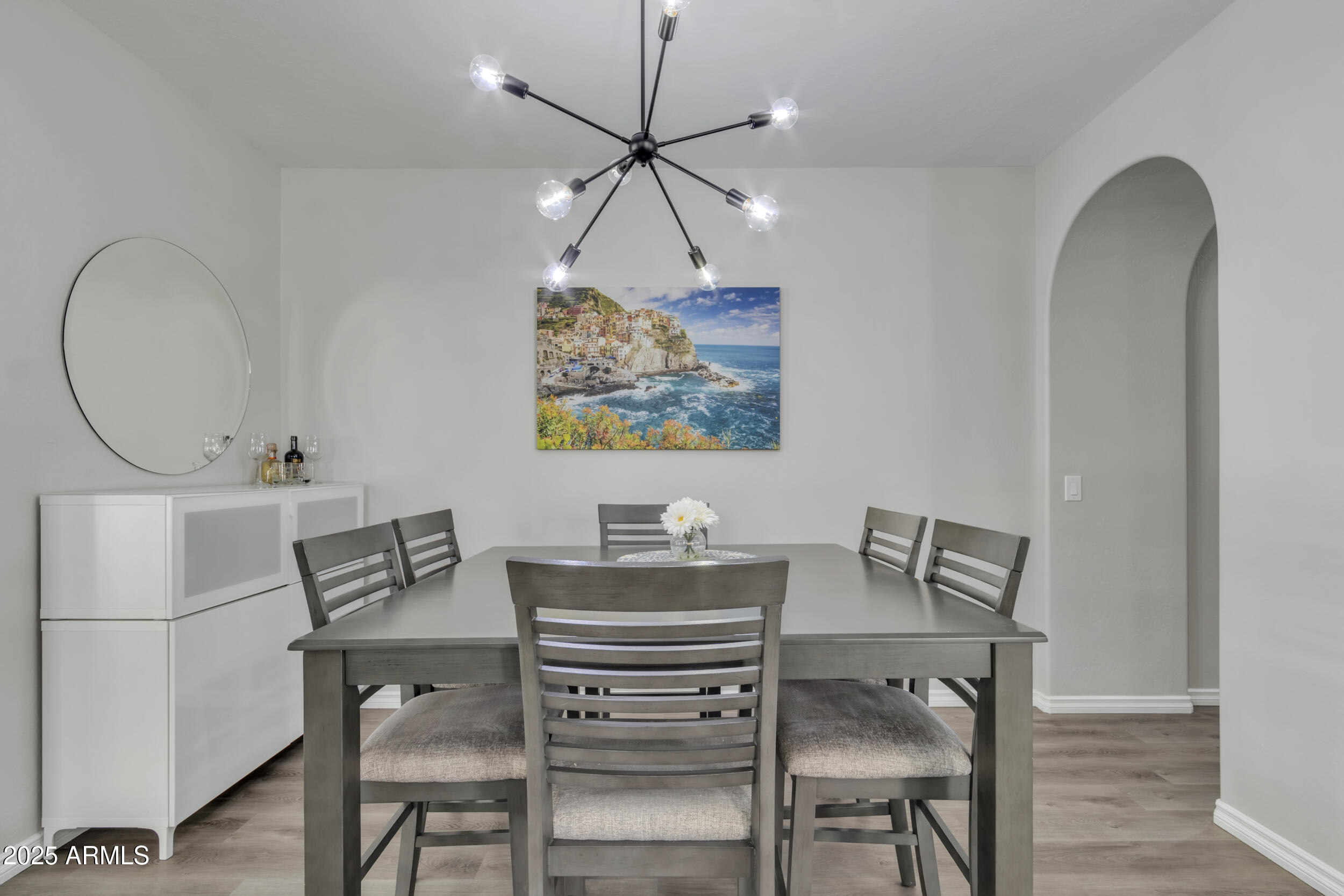 1556 E VESPER Trail