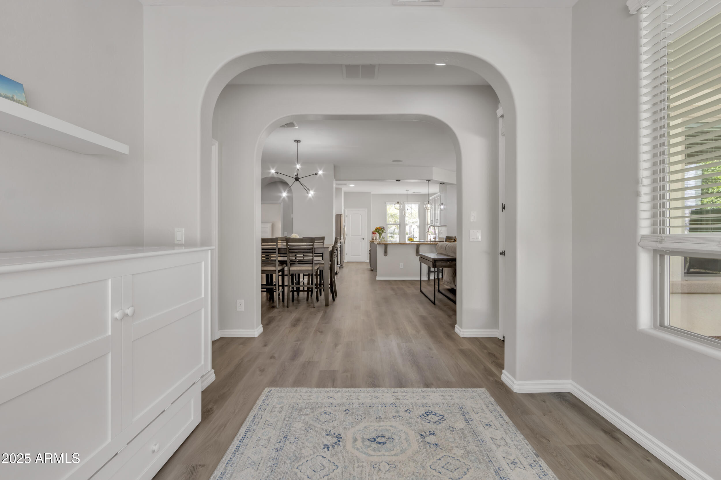 1556 E VESPER Trail