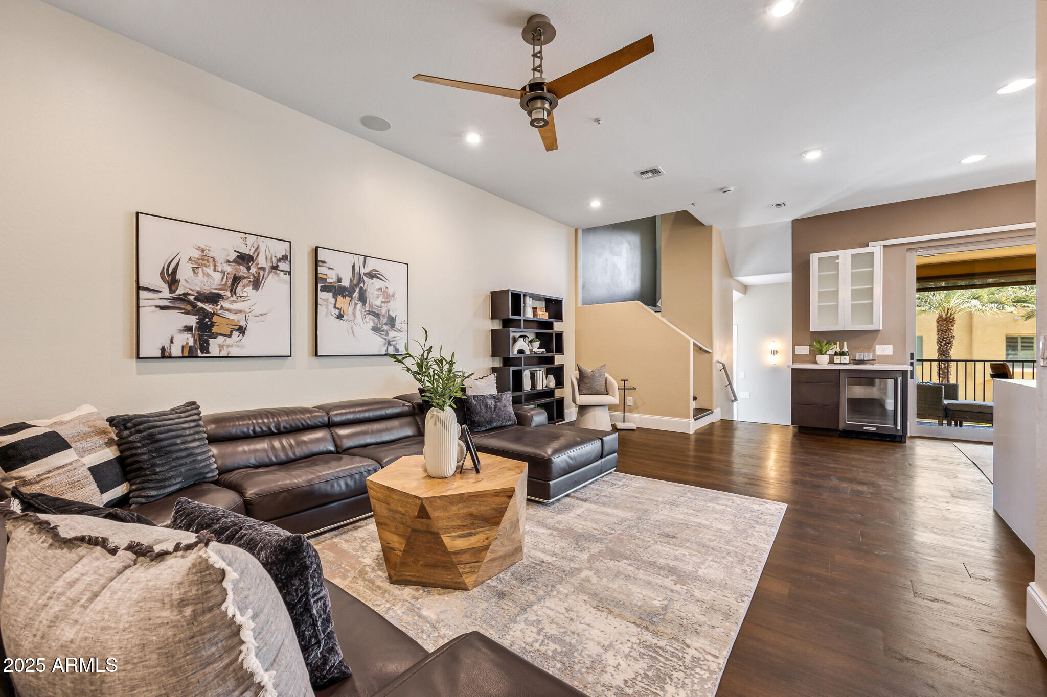 810 N Imperial Place