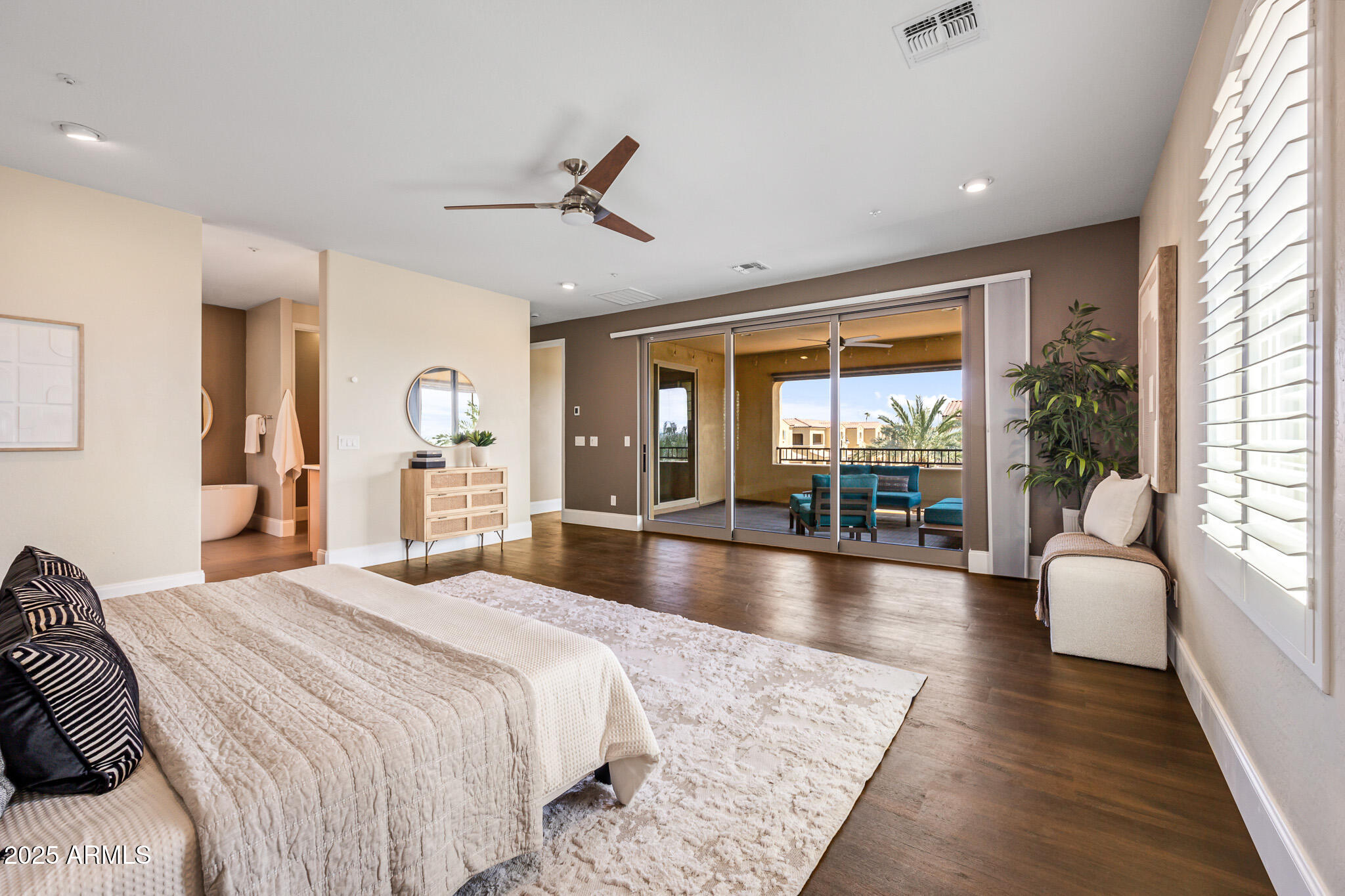 810 N Imperial Place