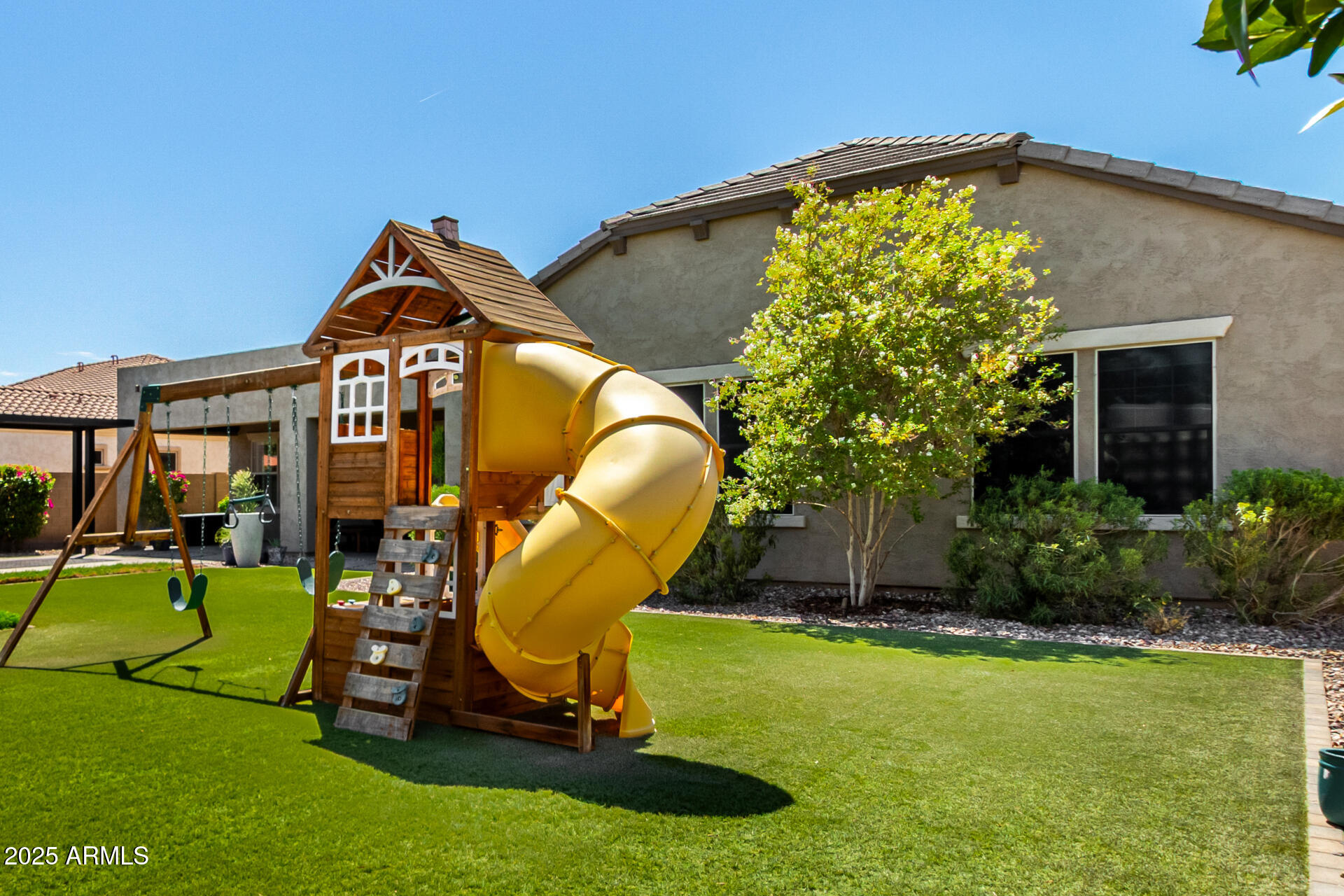 3970 E IRIS Drive