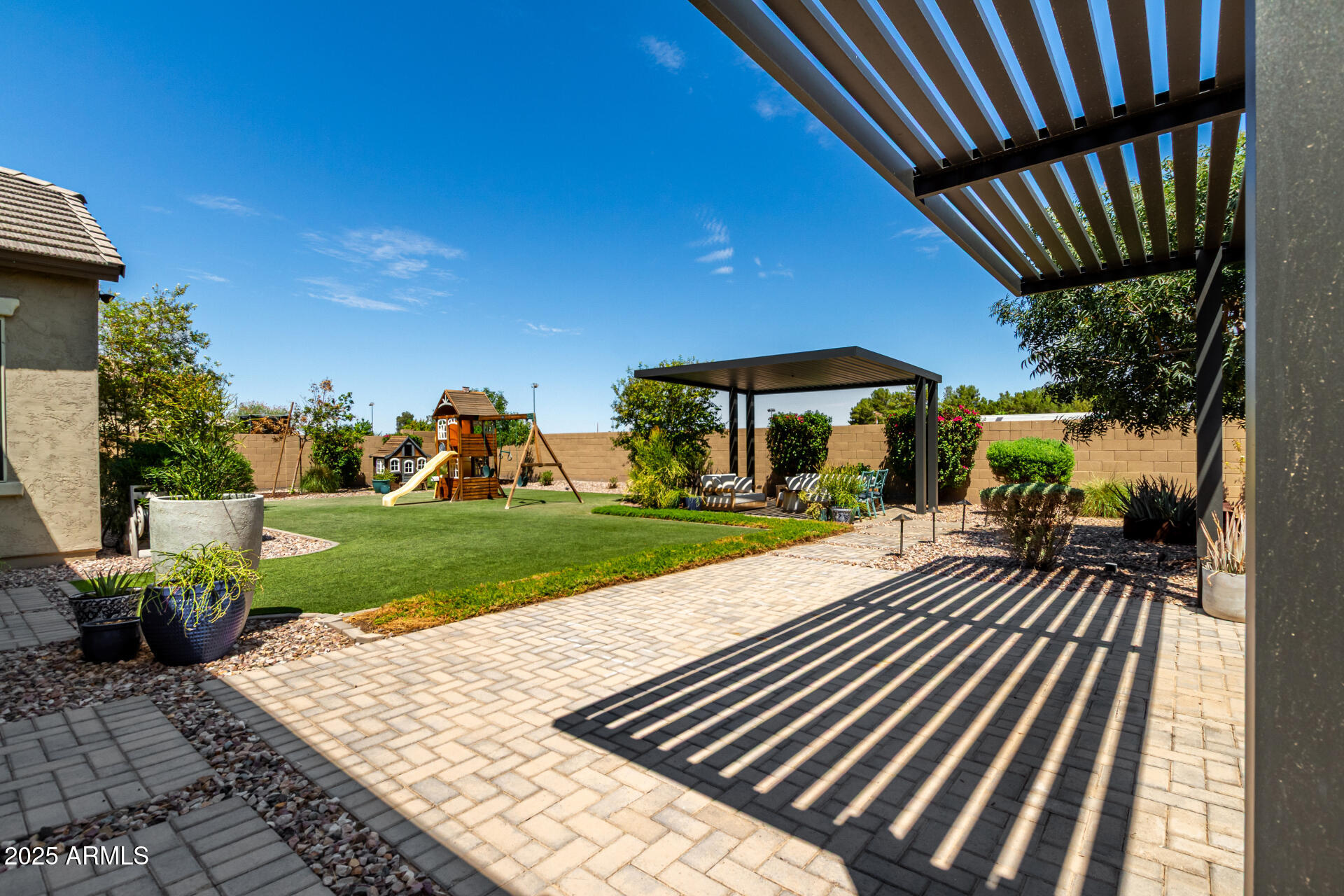 3970 E IRIS Drive