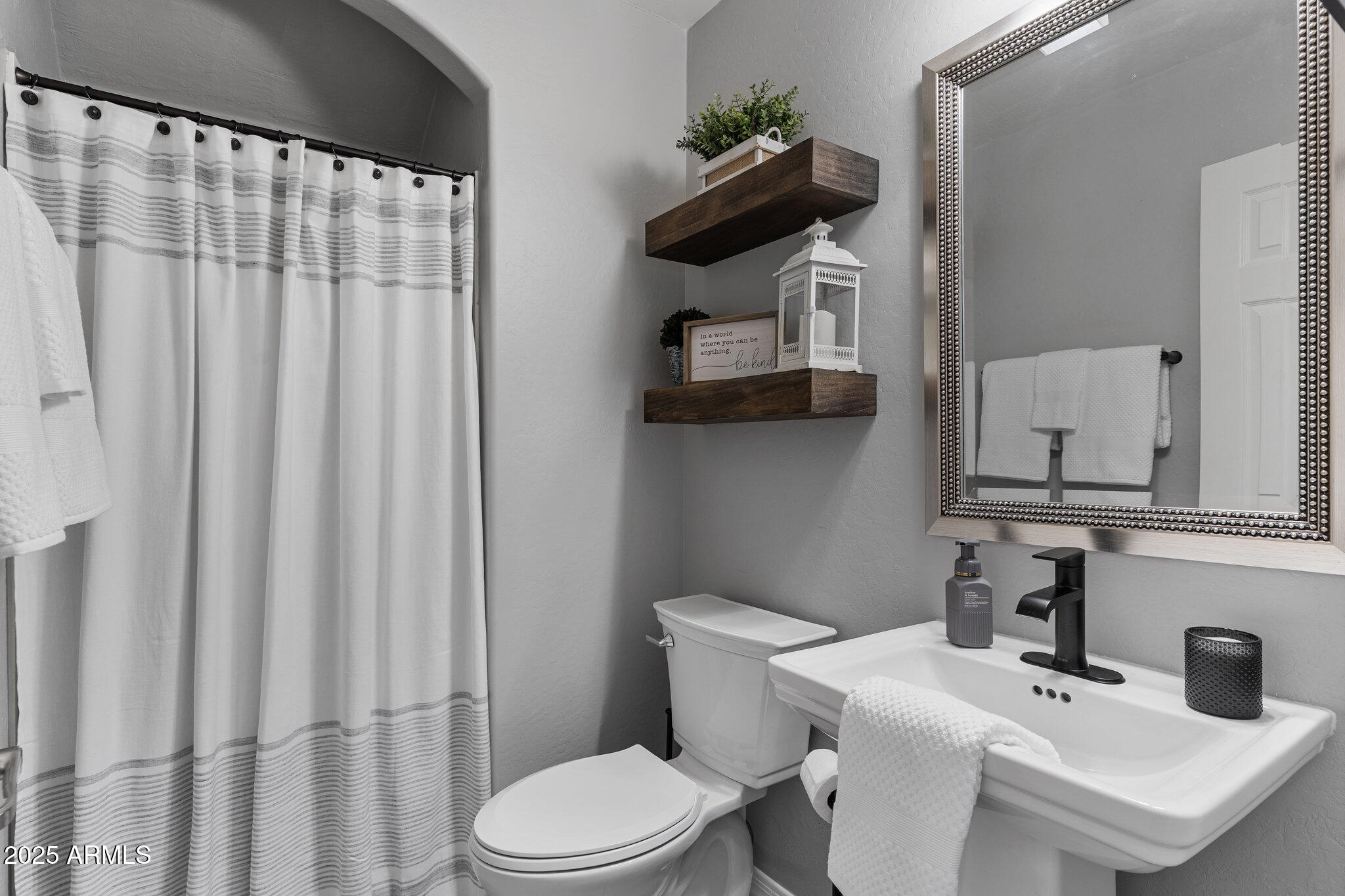 5121 W Andrea Lane