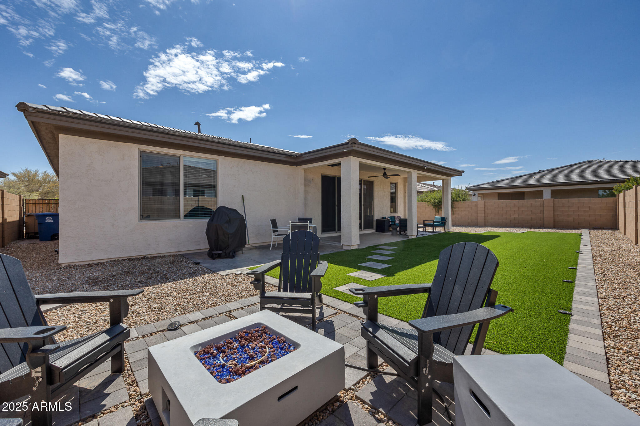 1304 W Desert Hills Drive