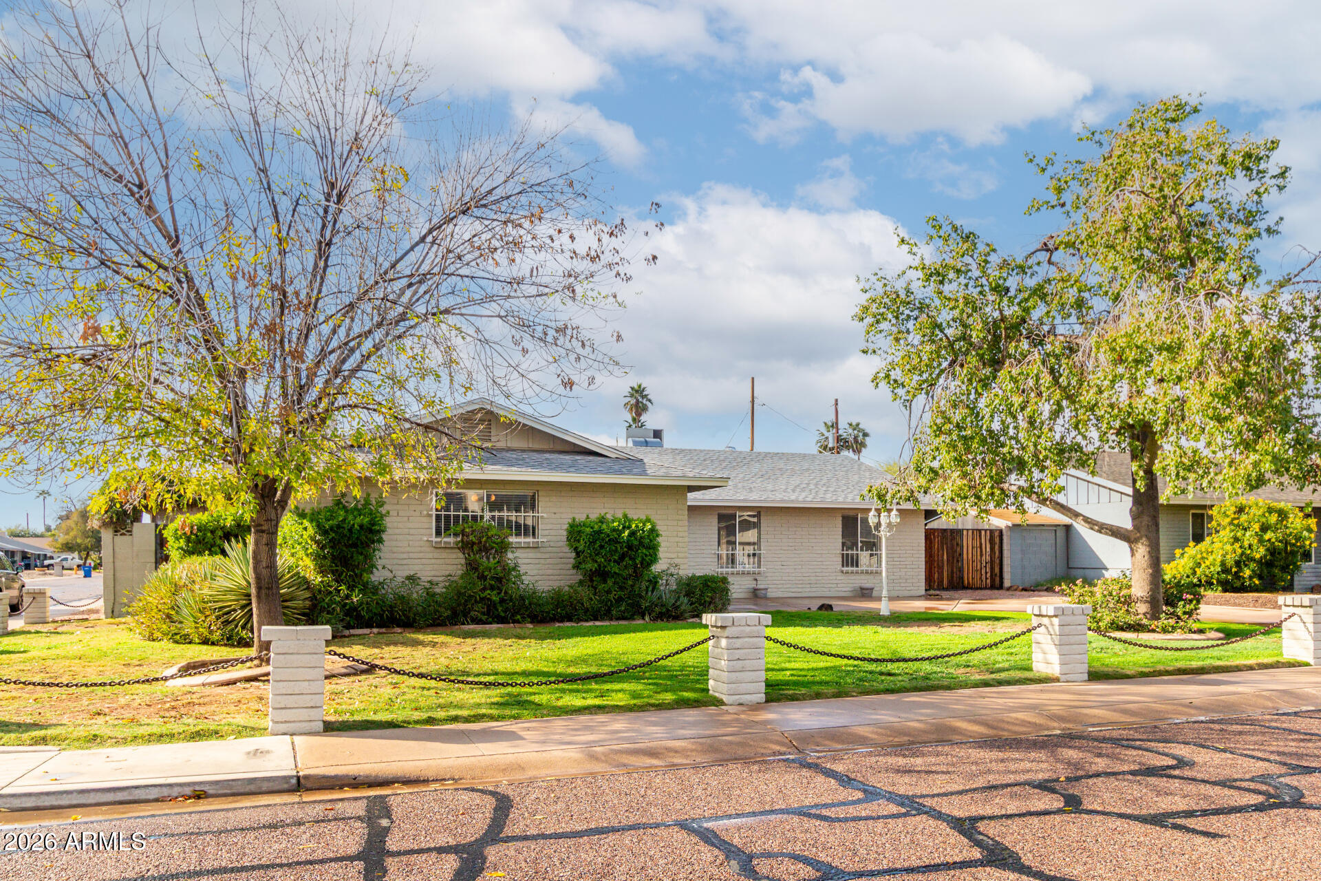 8126 N 16TH Drive