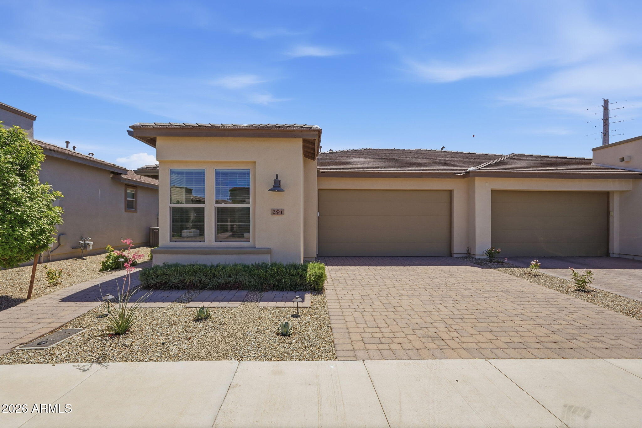 291 E LAS PUERTAS Lane