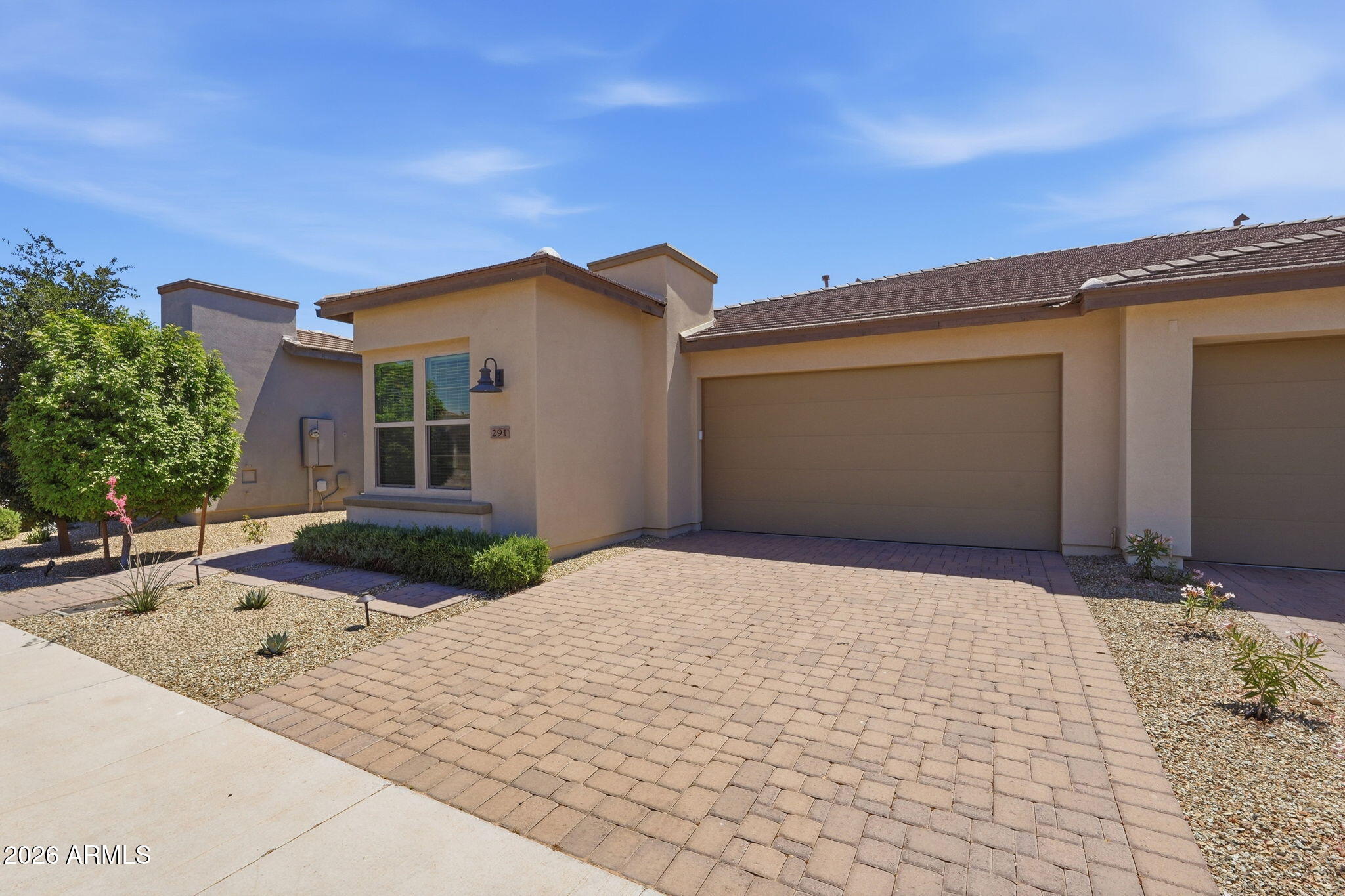 291 E LAS PUERTAS Lane