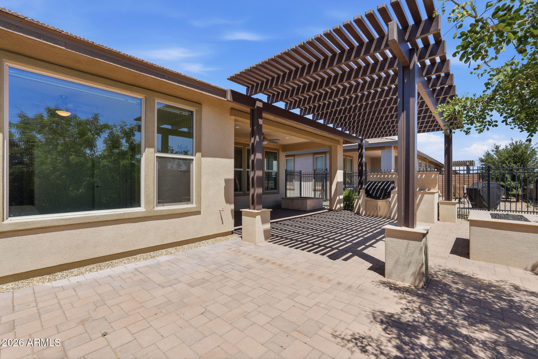 291 E LAS PUERTAS Lane