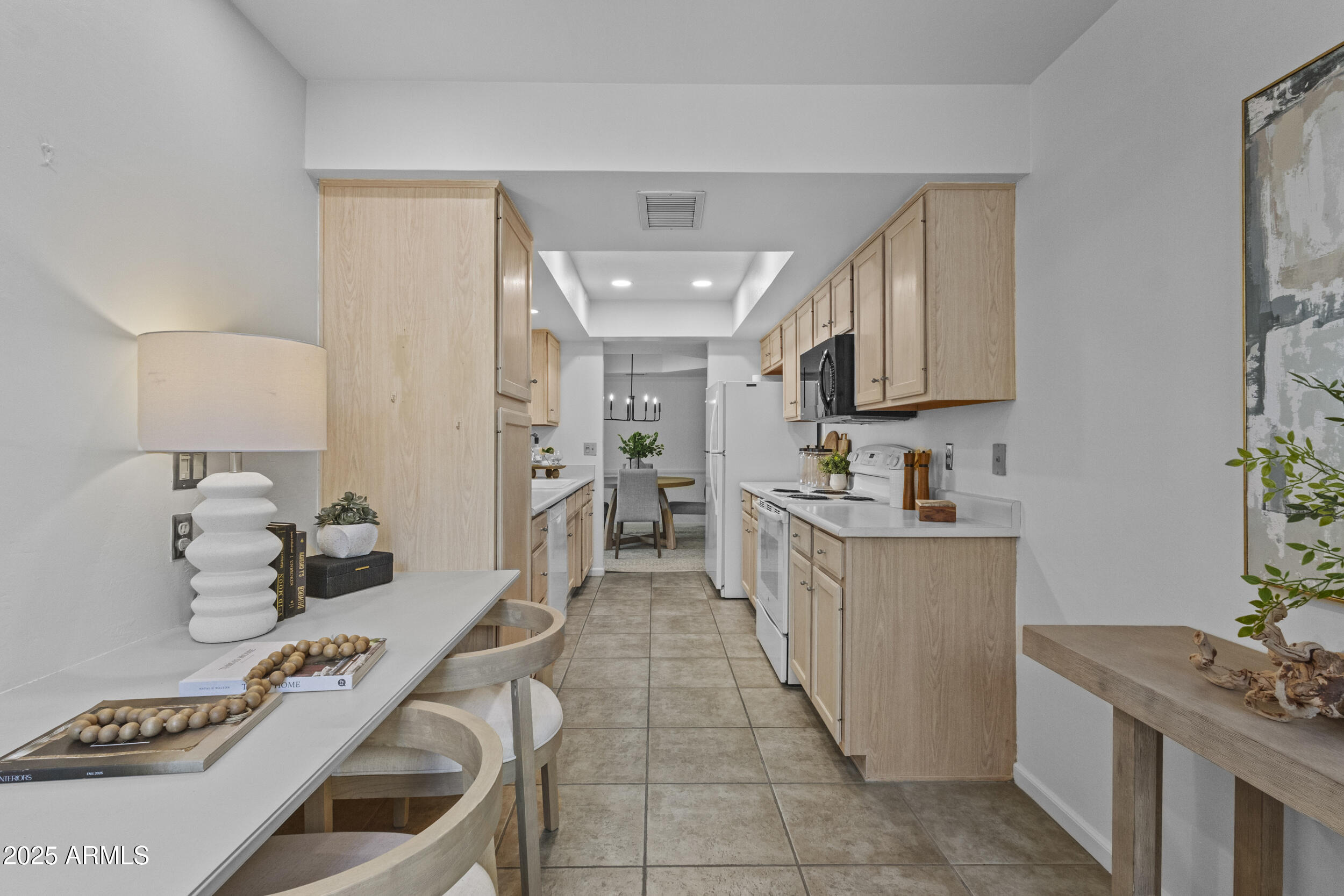 7800 E LINCOLN Drive 2092