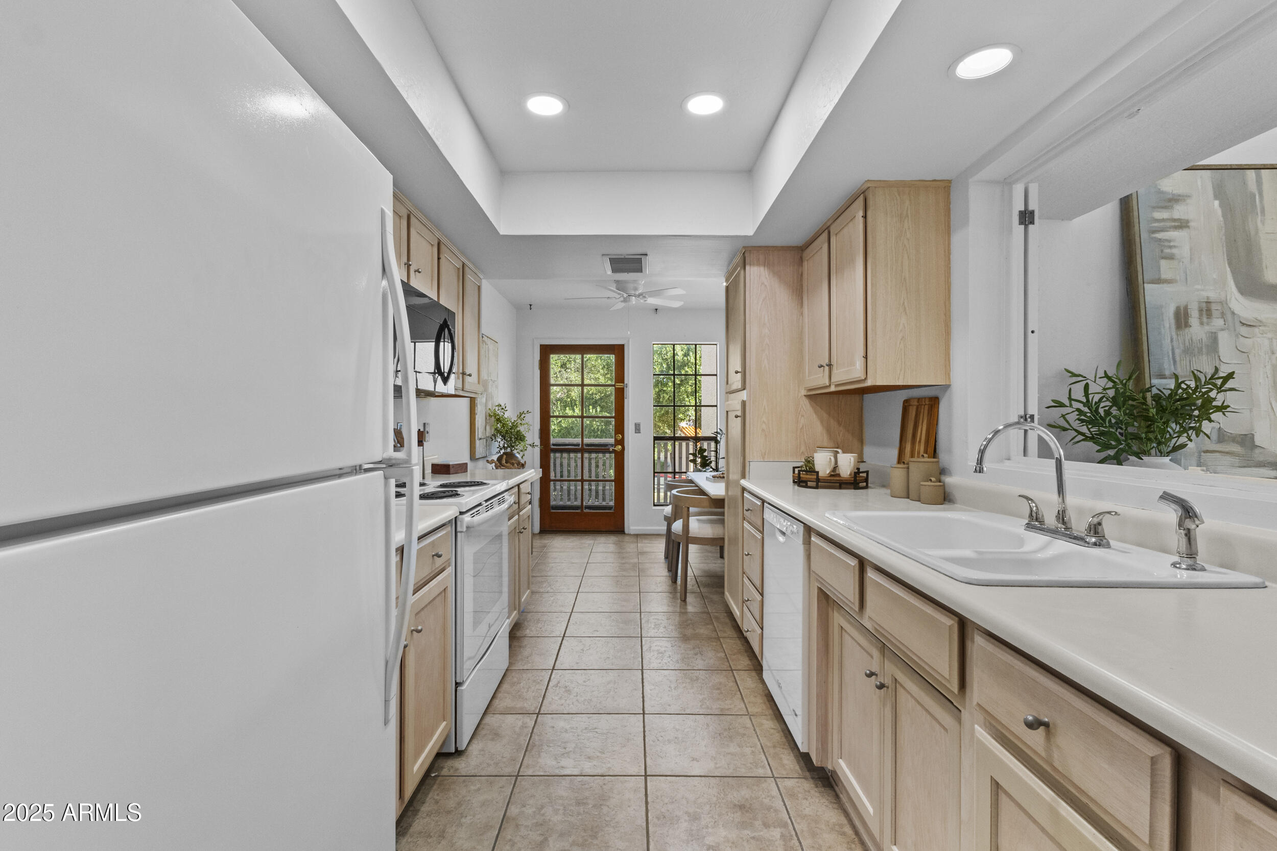 7800 E LINCOLN Drive 2092