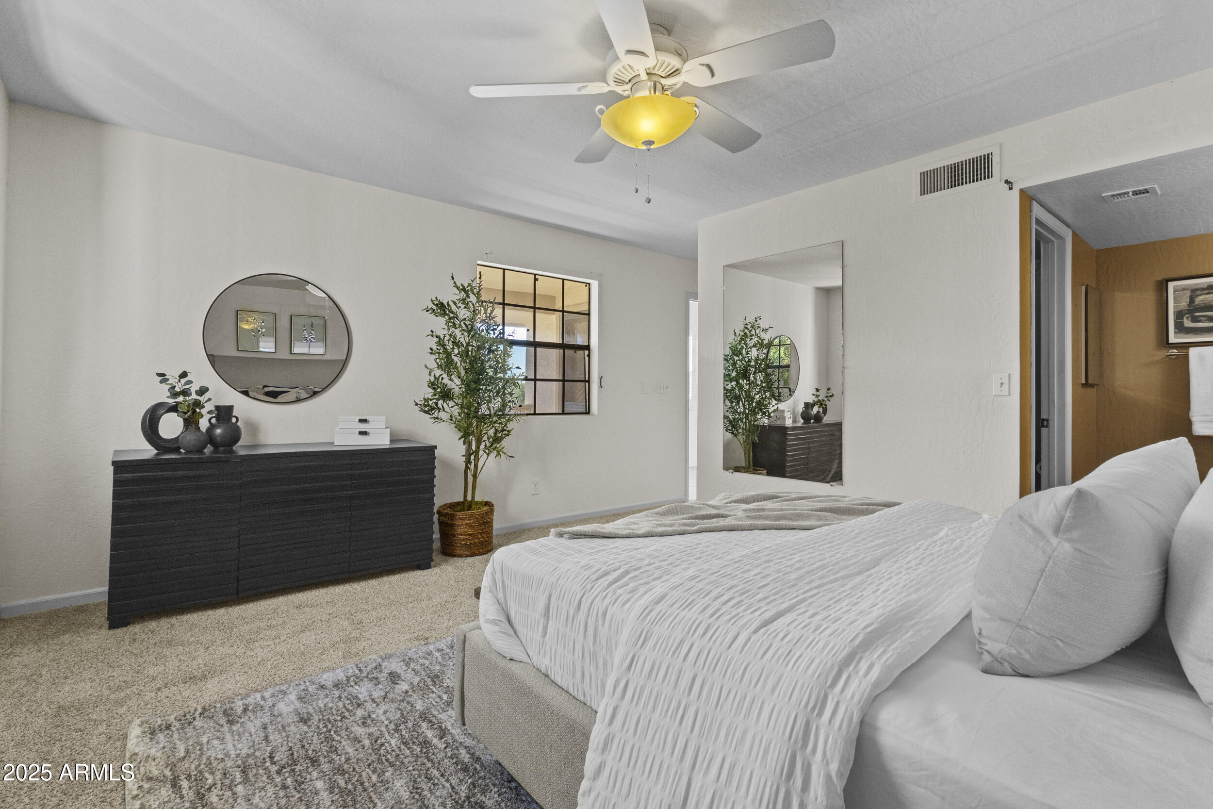 7800 E LINCOLN Drive 2092