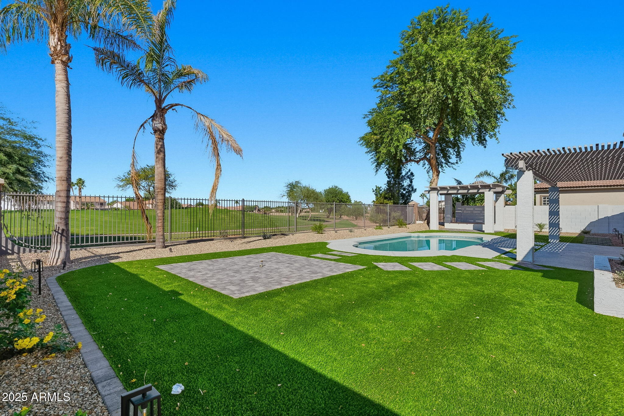6574 S CRESTVIEW Drive