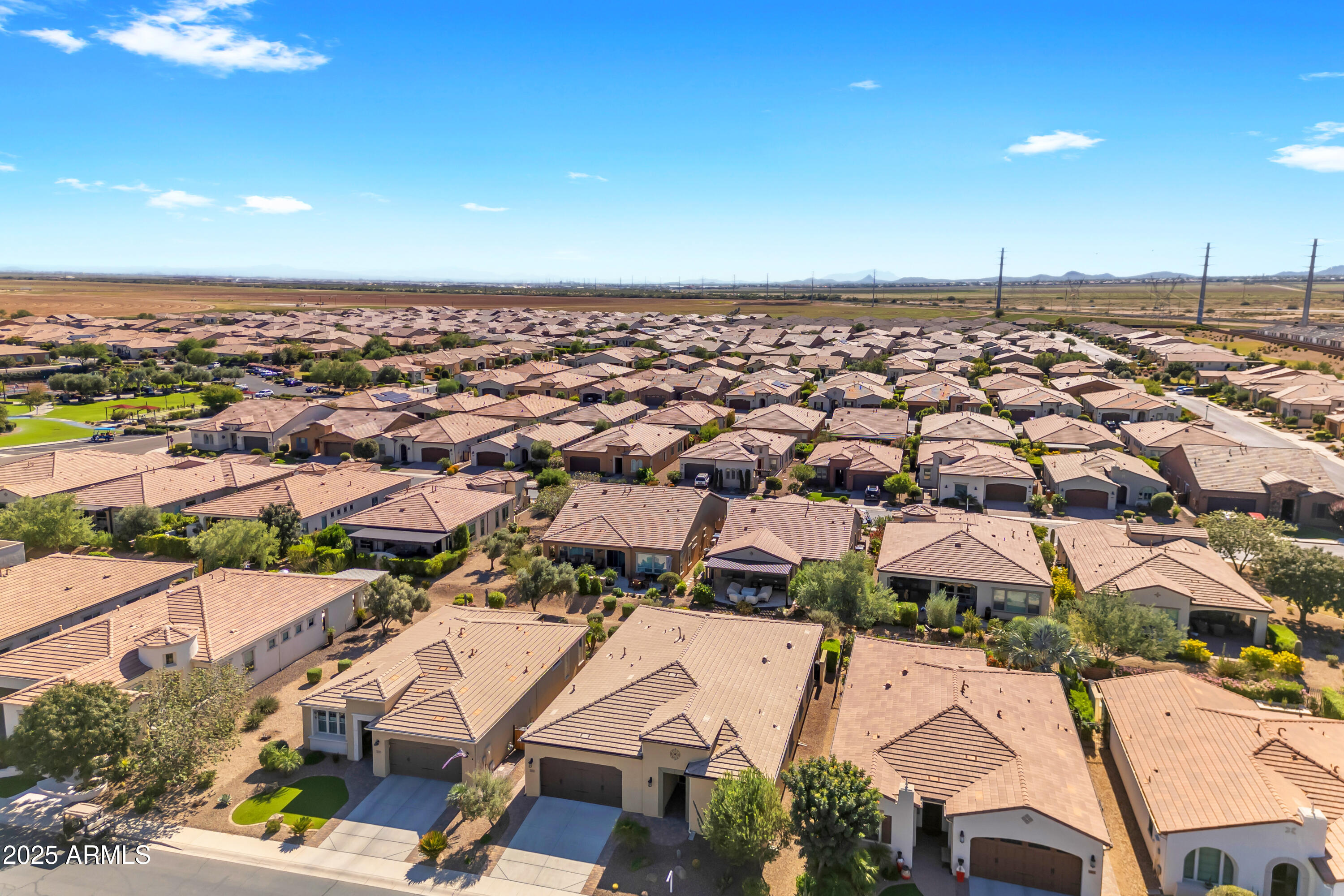 201 E LEMON Lane