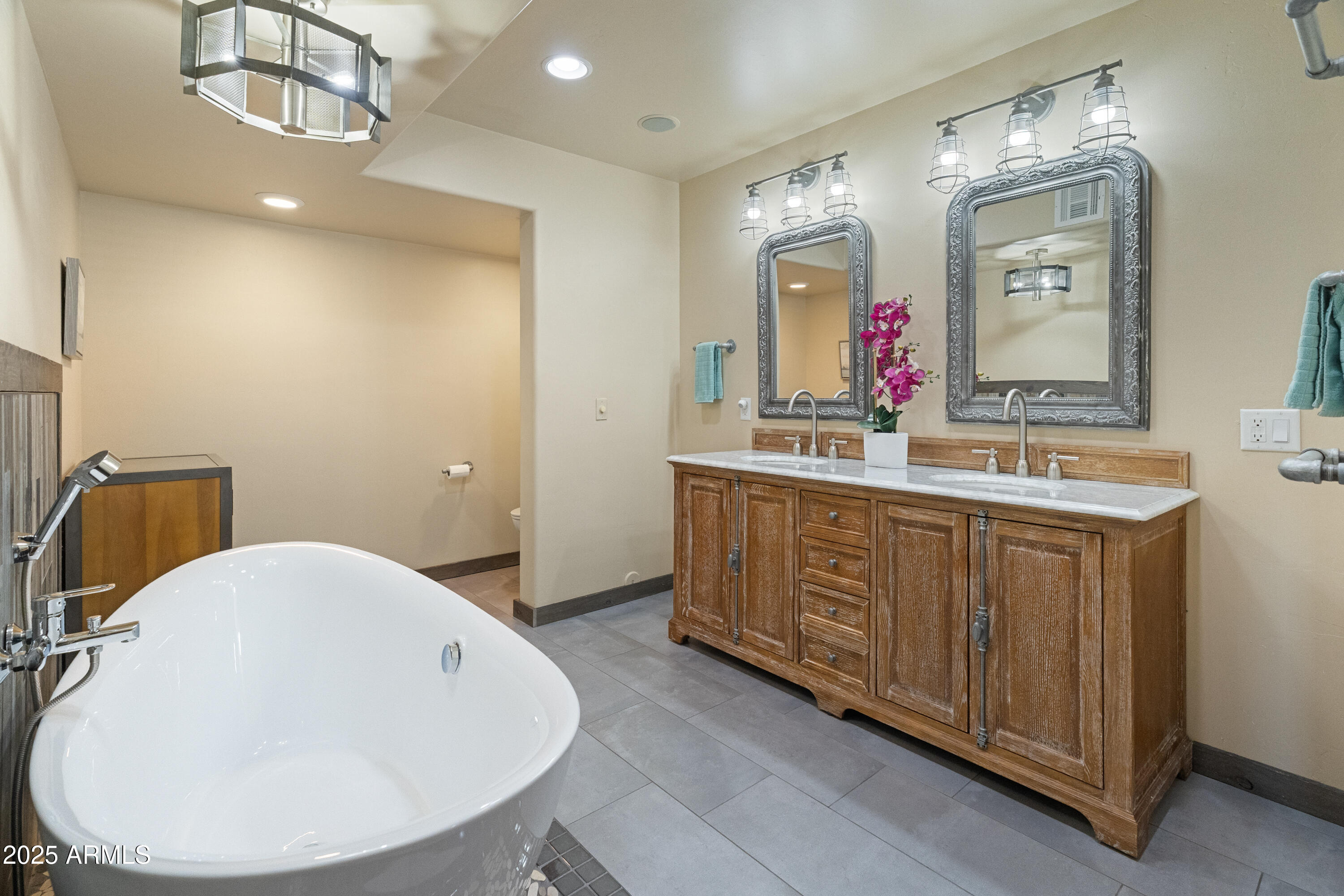 13807 N CROWN Point