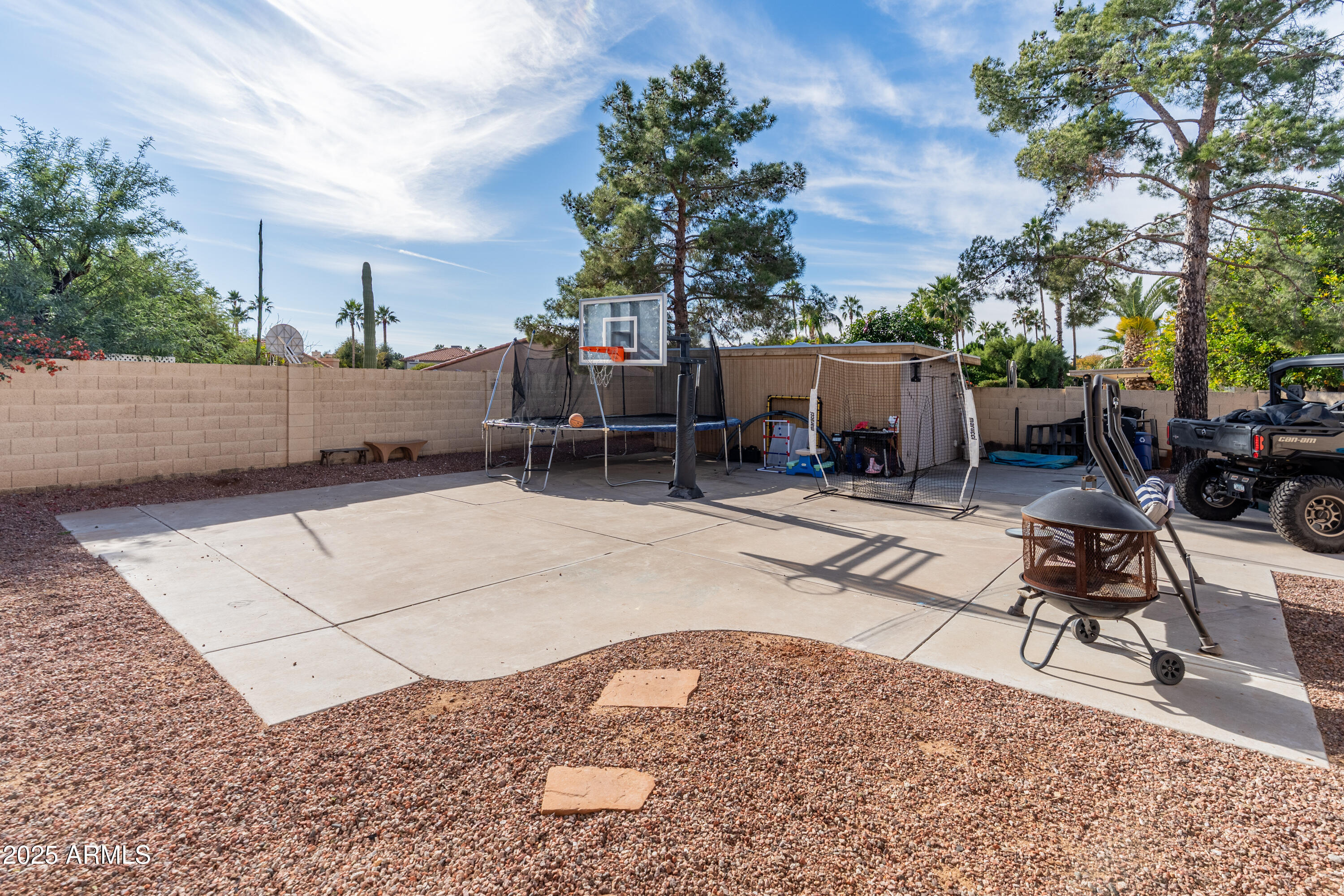 5441 E KELTON Lane