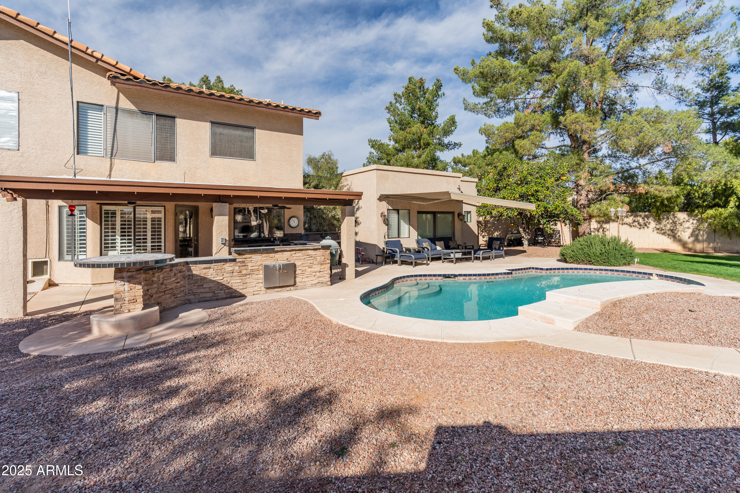 5441 E KELTON Lane