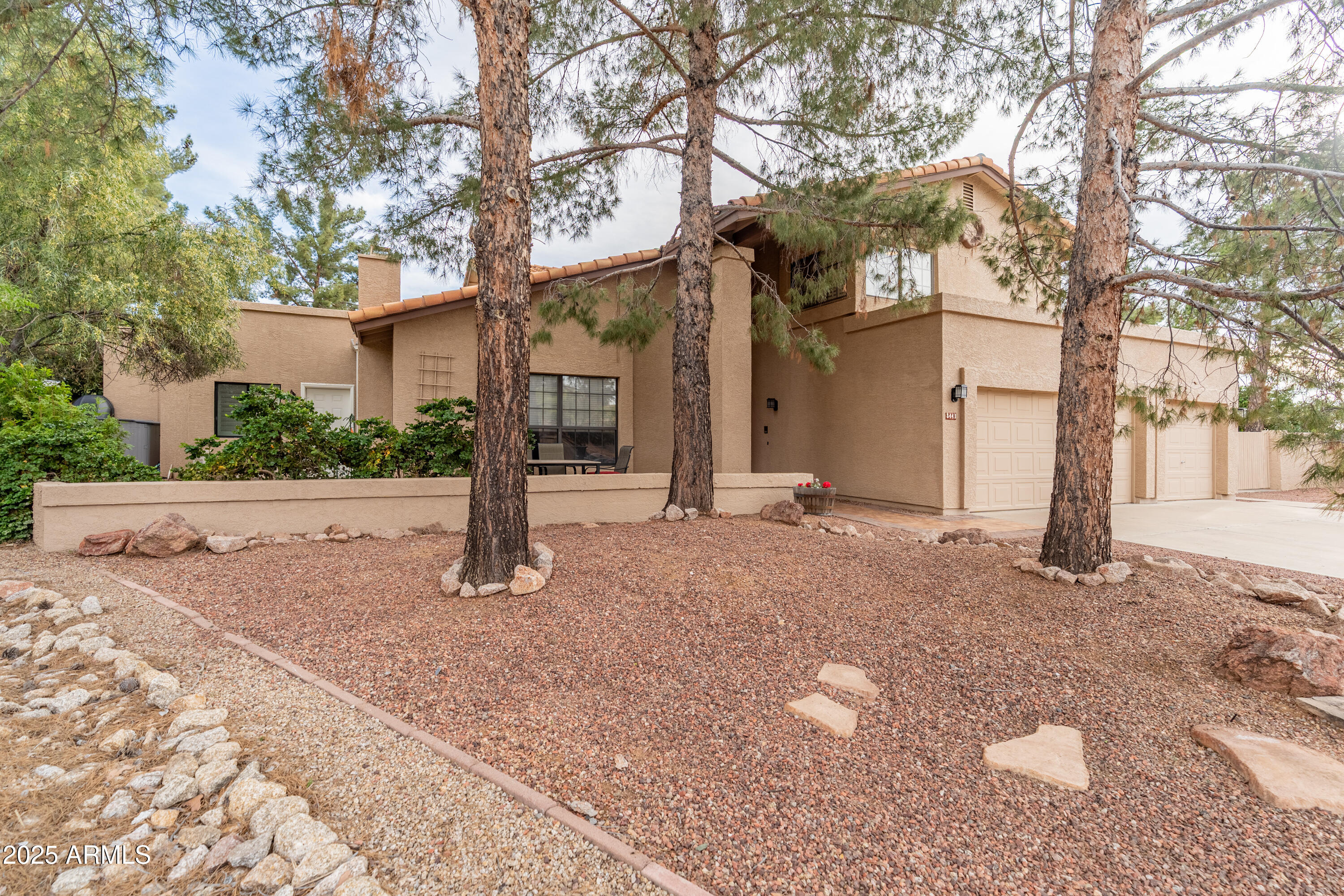 5441 E KELTON Lane