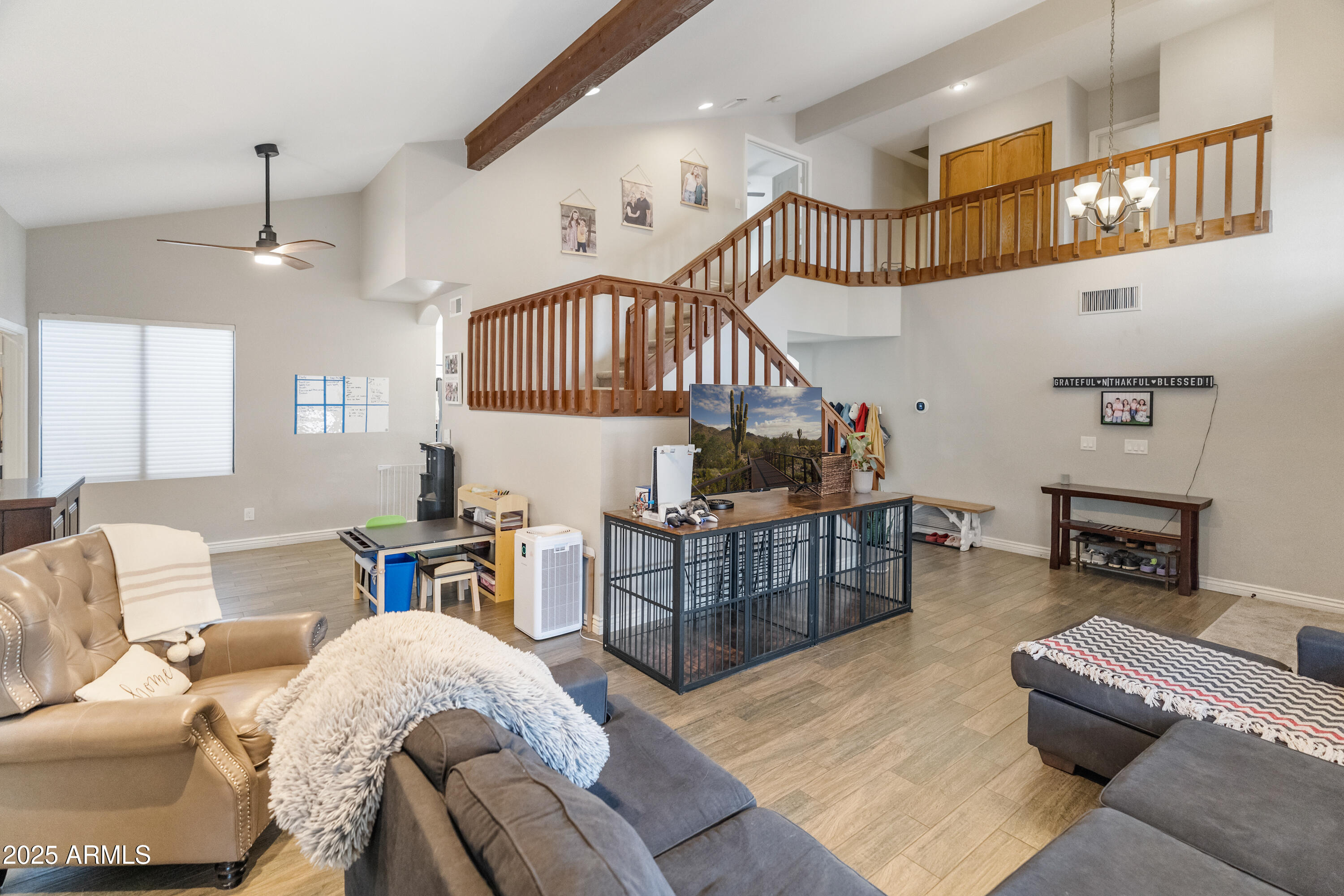 5441 E KELTON Lane
