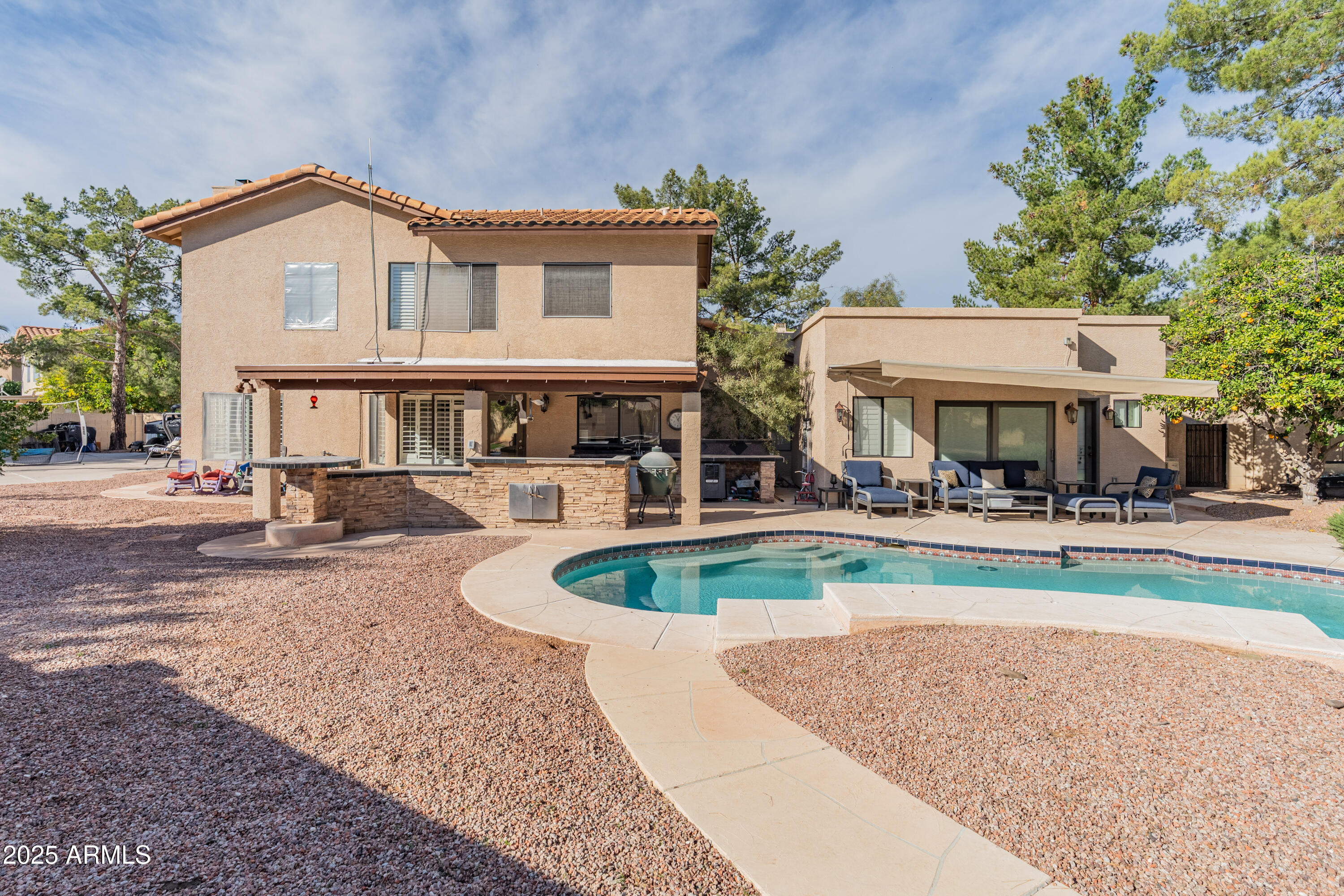 5441 E KELTON Lane