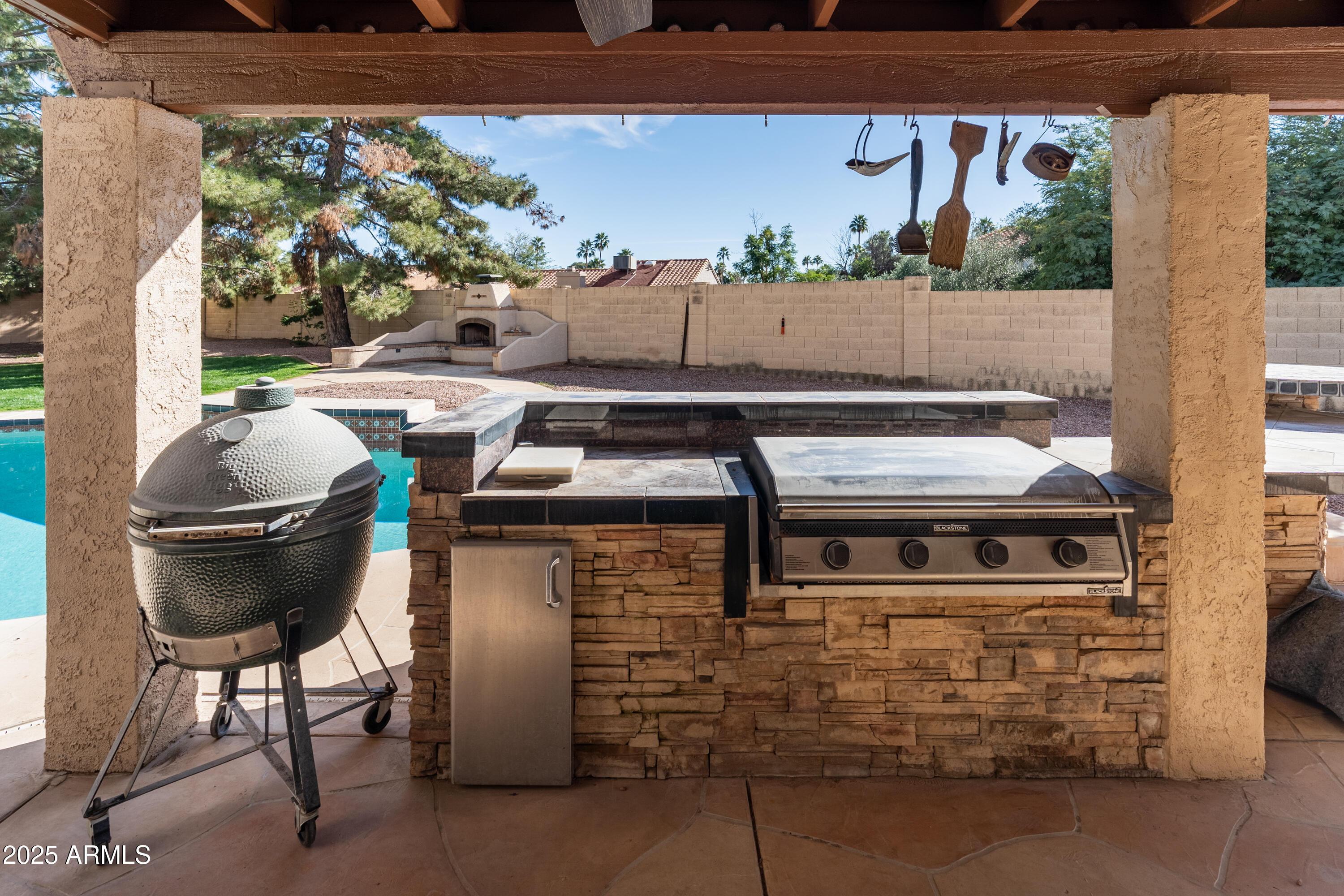5441 E KELTON Lane