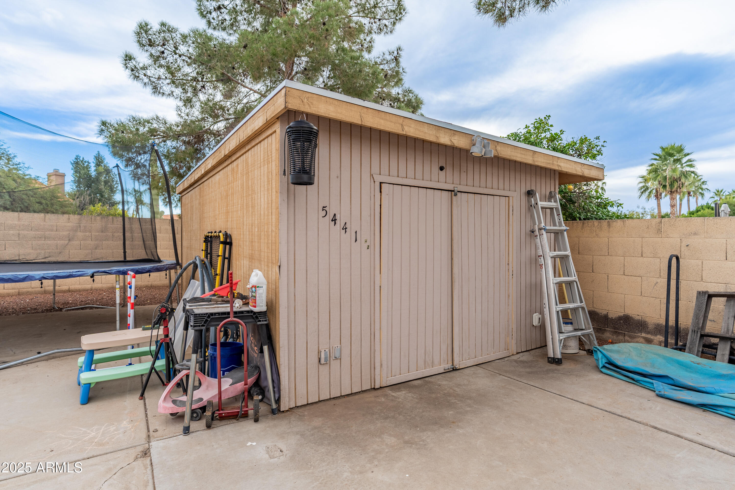 5441 E KELTON Lane