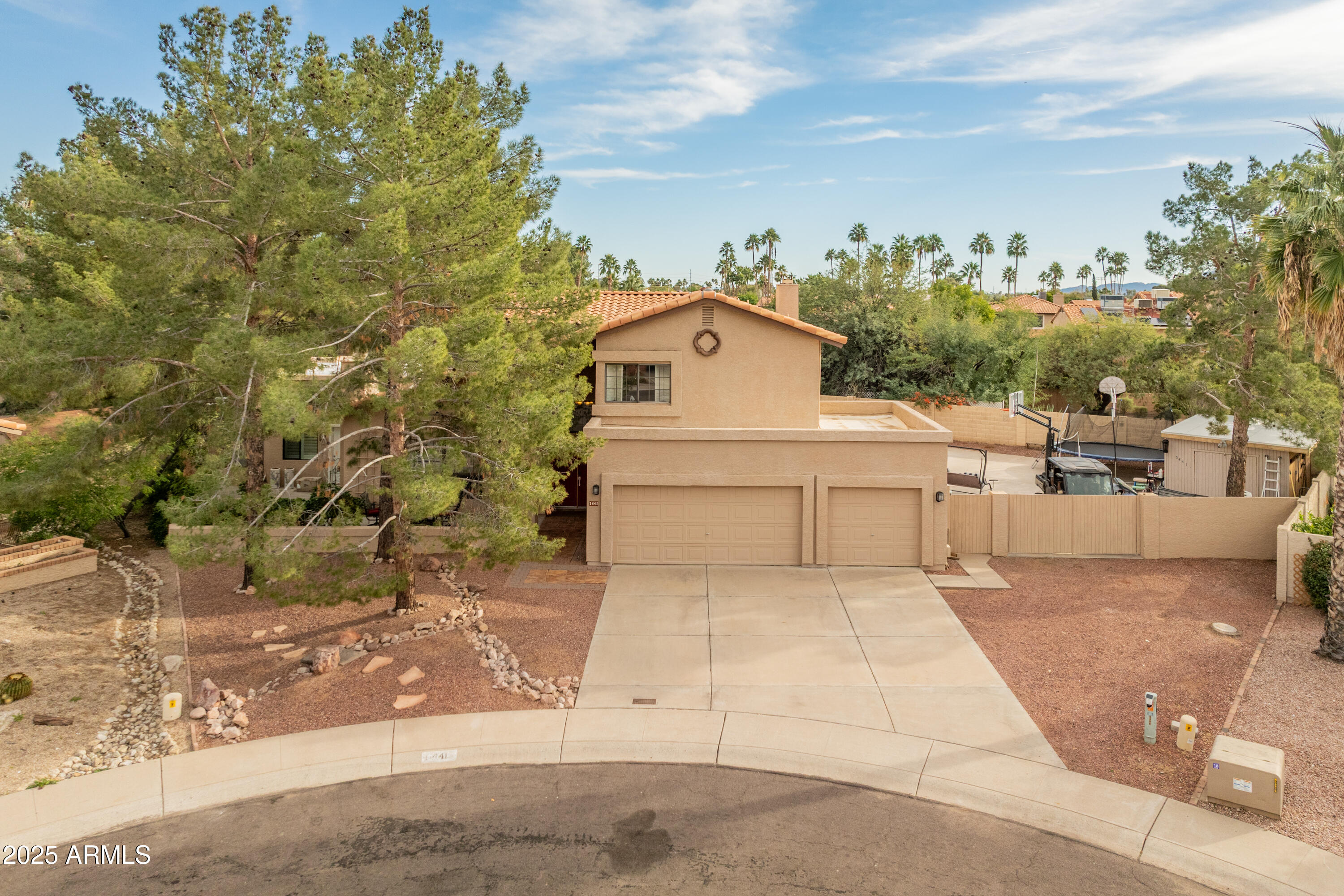 5441 E KELTON Lane