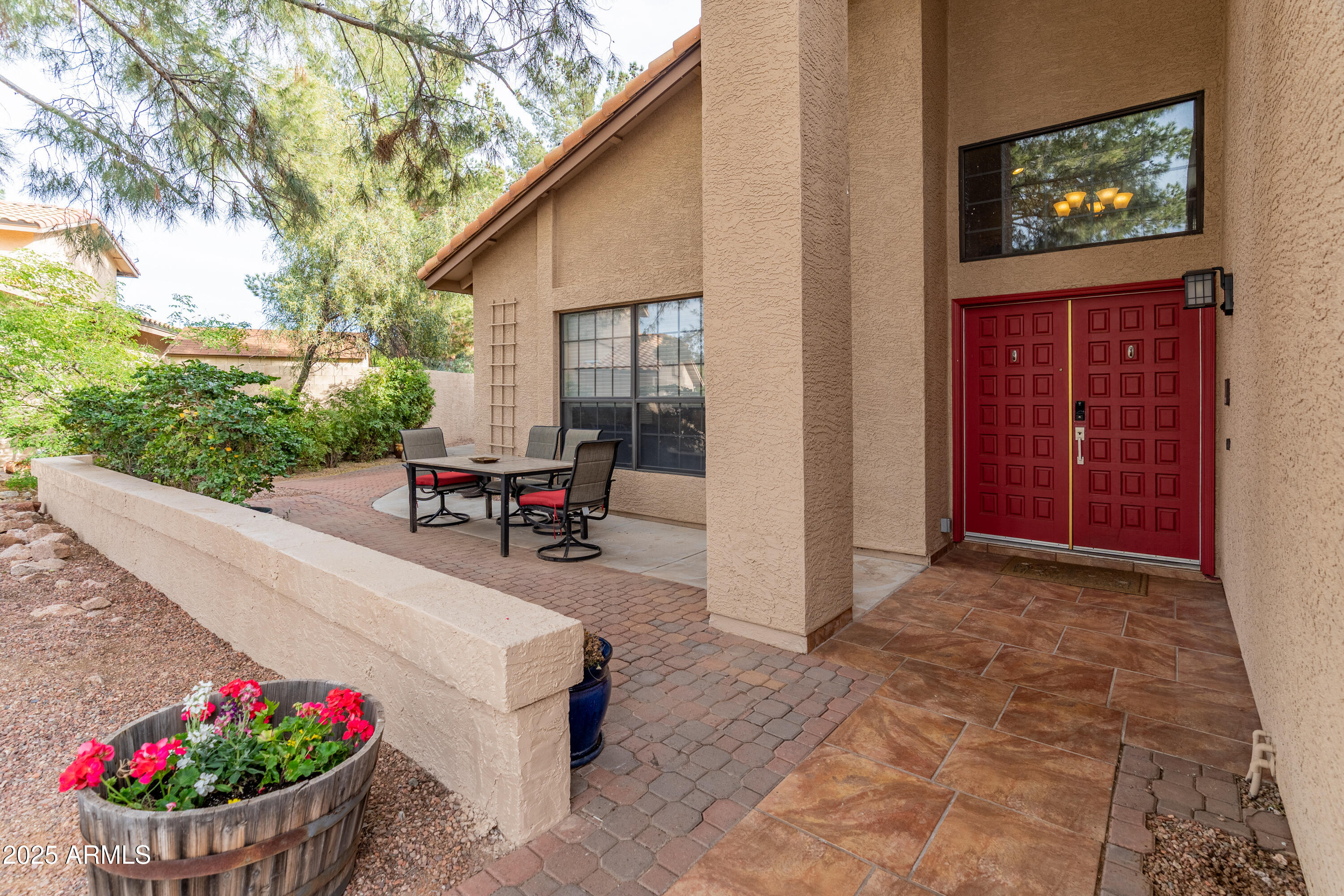5441 E KELTON Lane