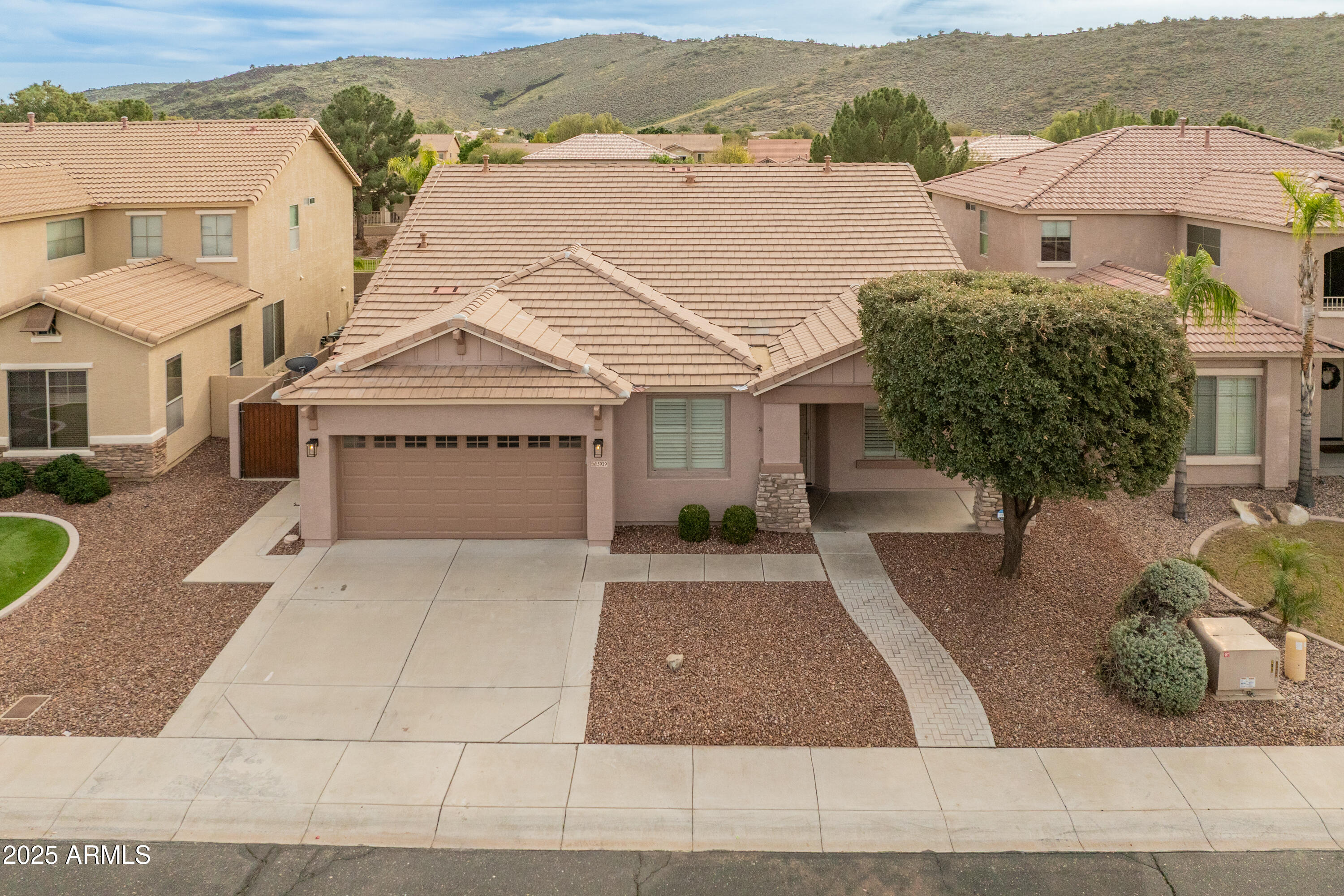 5929 W Park View Lane