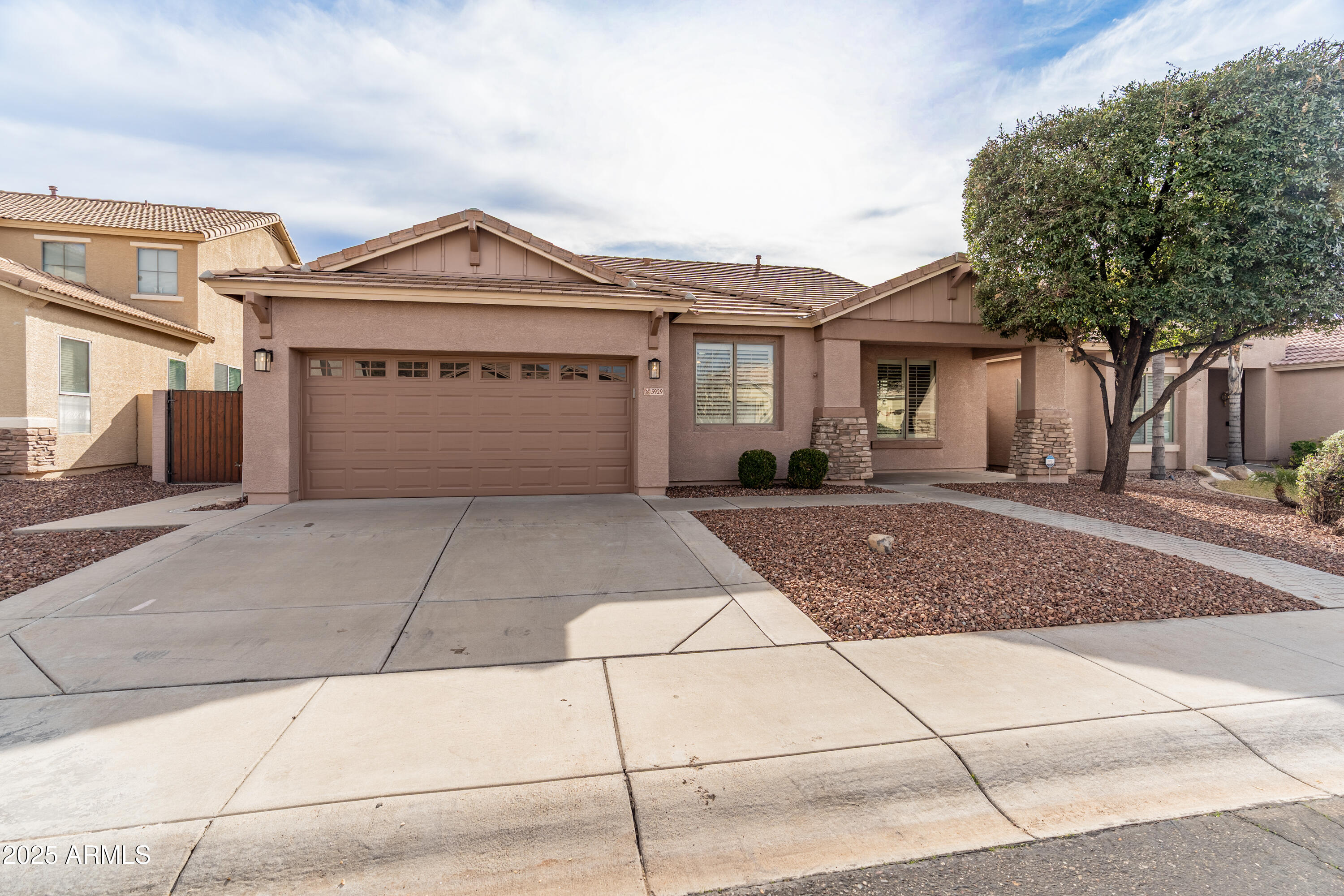 5929 W Park View Lane