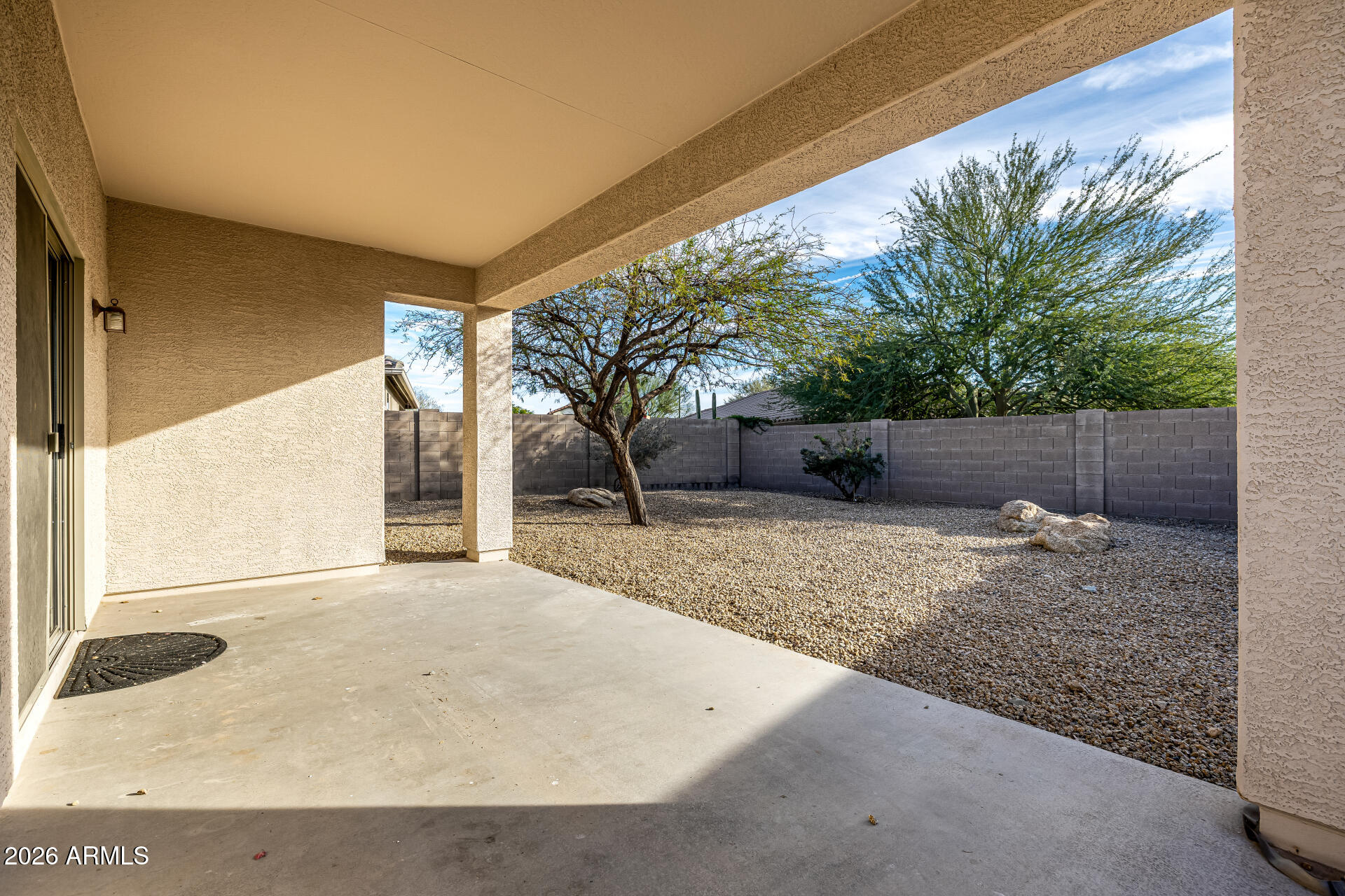 2419 W WARREN Drive