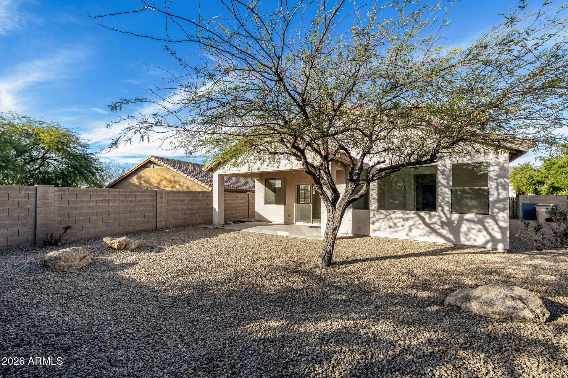 2419 W WARREN Drive