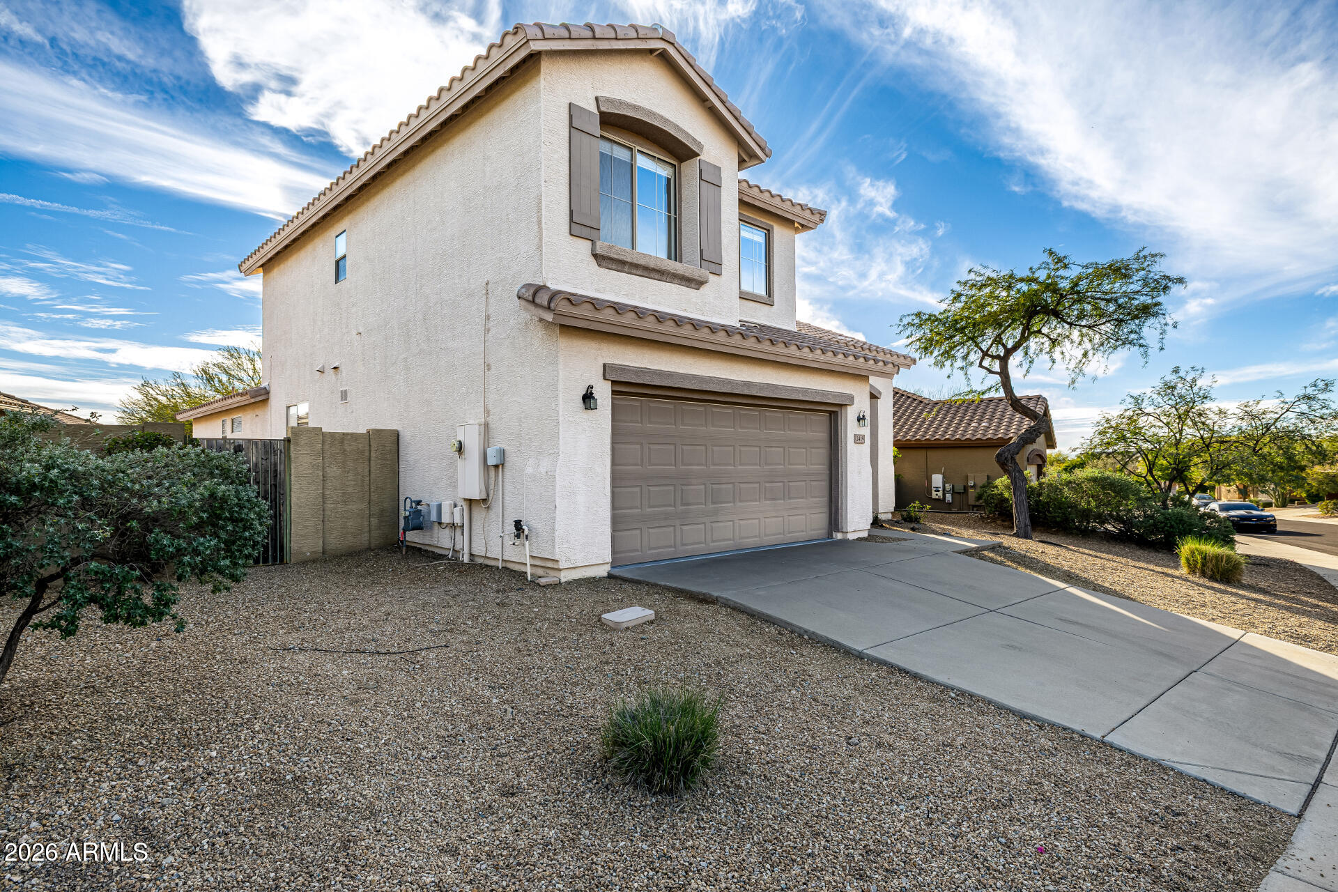 2419 W WARREN Drive