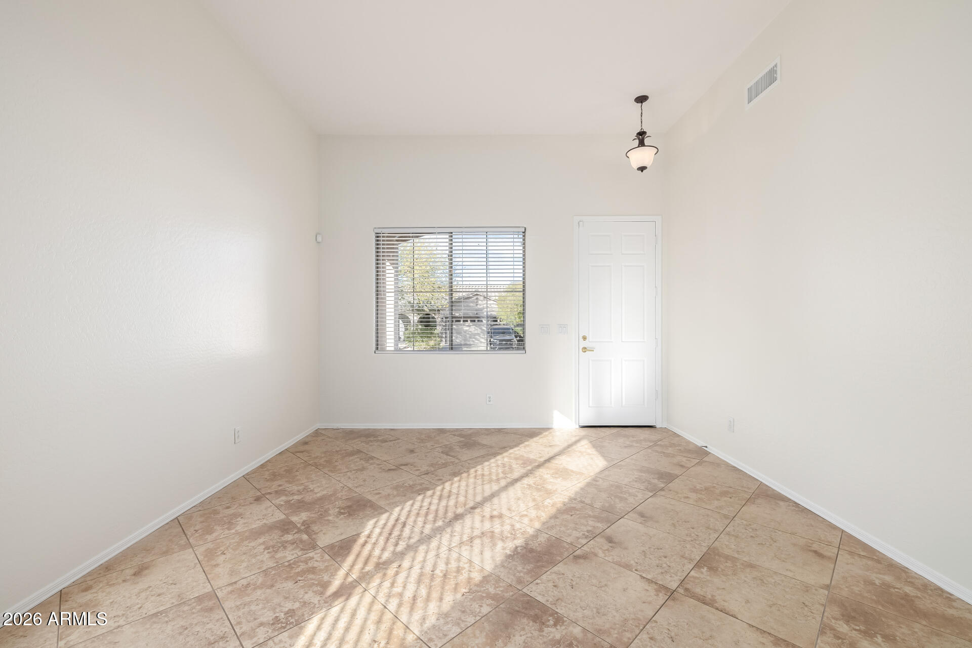 2419 W WARREN Drive