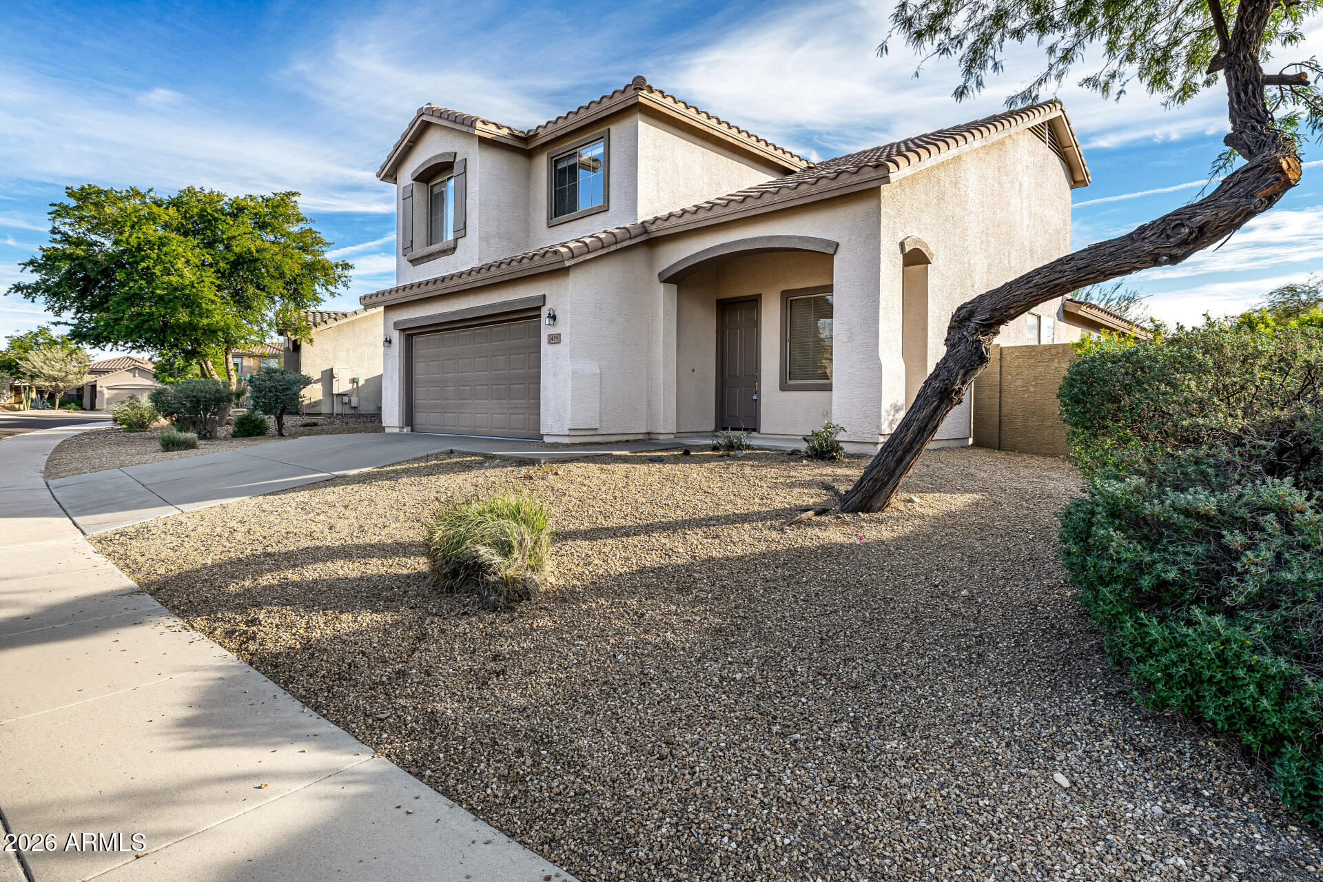 2419 W WARREN Drive