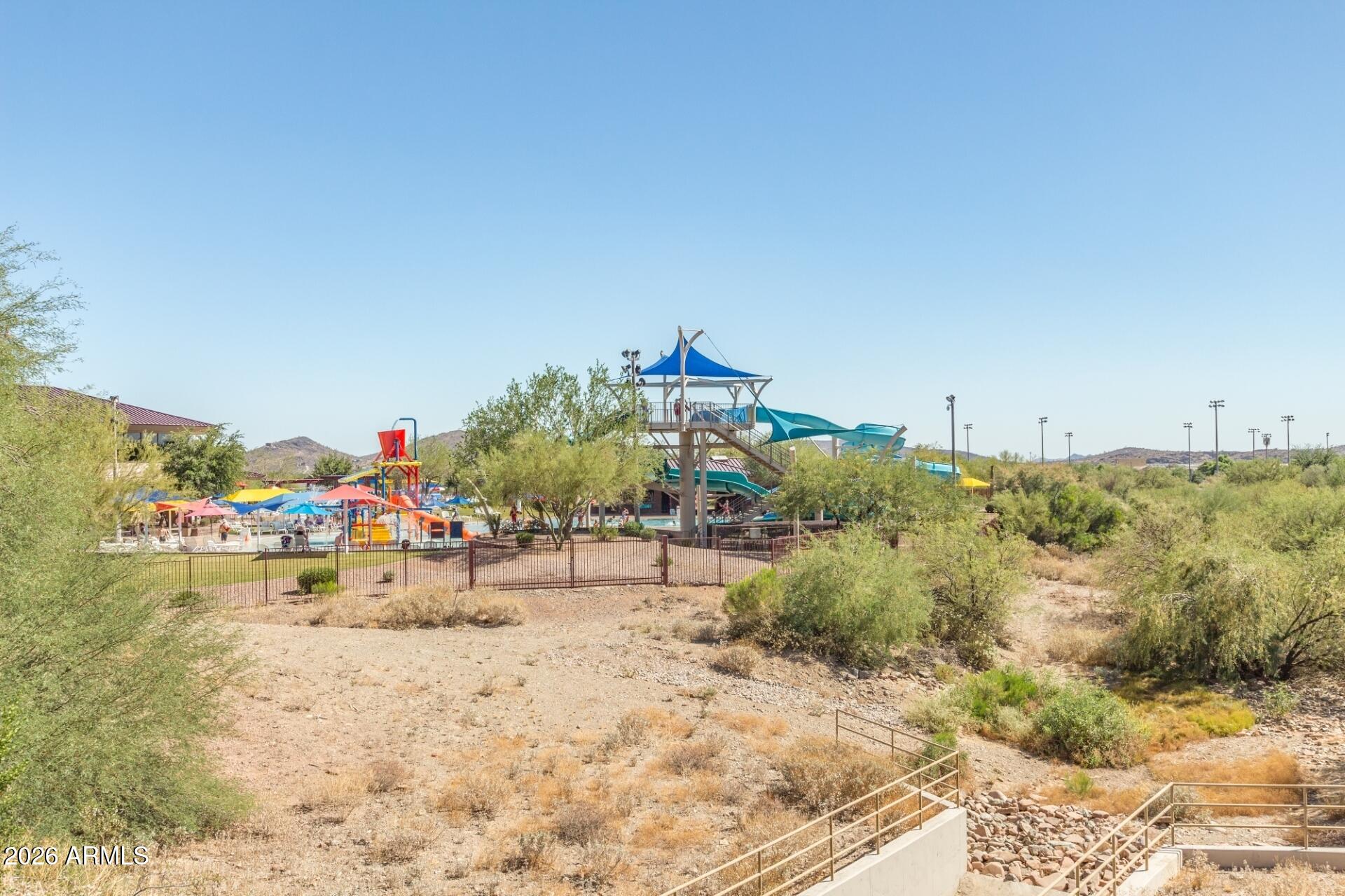 2419 W WARREN Drive
